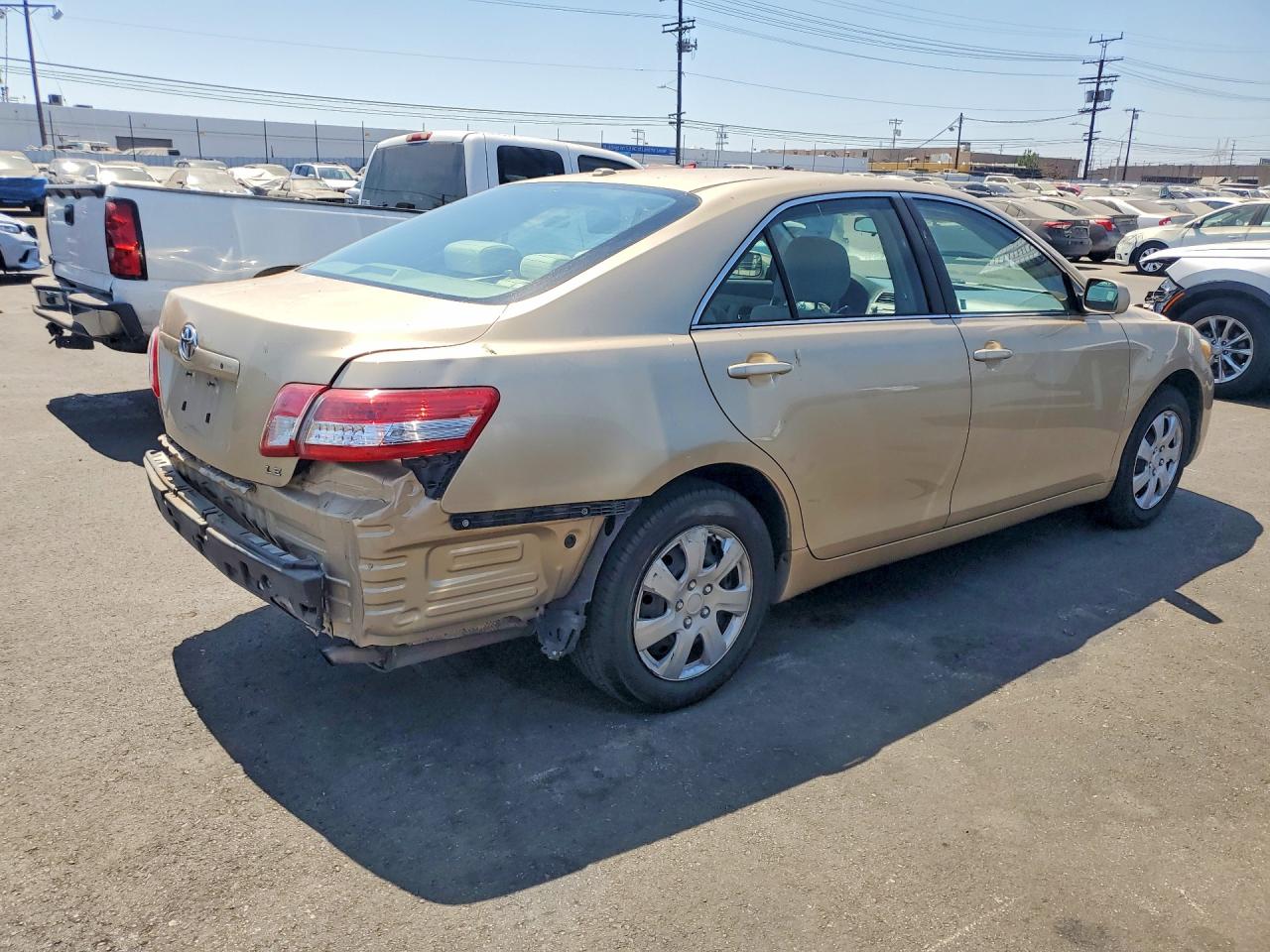 2011 Toyota Camry Le Tan vin: 4T1BF3EK3BU750664