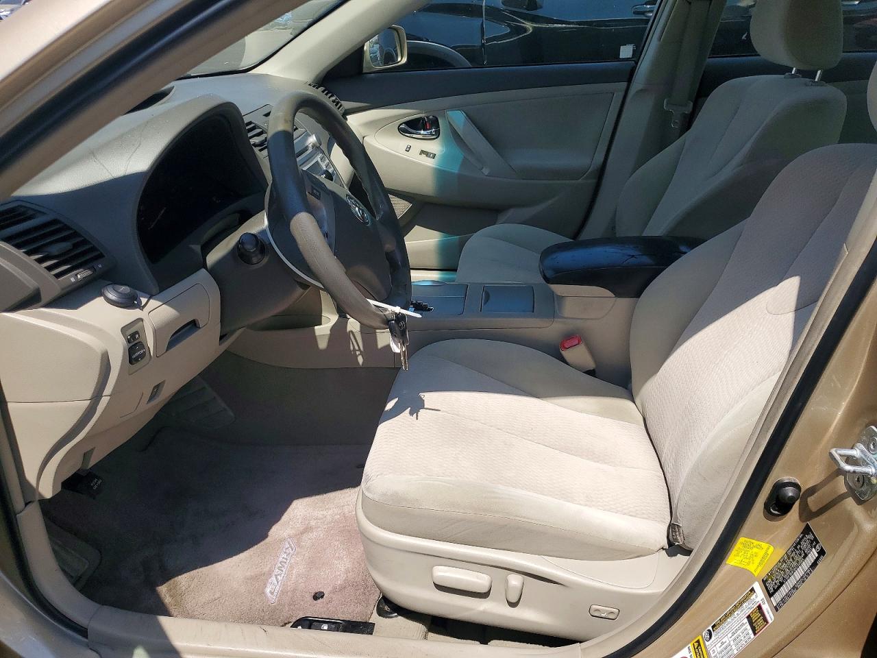 2011 Toyota Camry Le Tan vin: 4T1BF3EK3BU750664