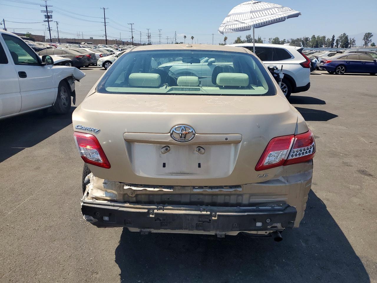 2011 Toyota Camry Le Tan vin: 4T1BF3EK3BU750664