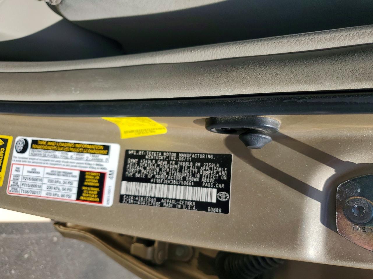 2011 Toyota Camry Le Tan vin: 4T1BF3EK3BU750664