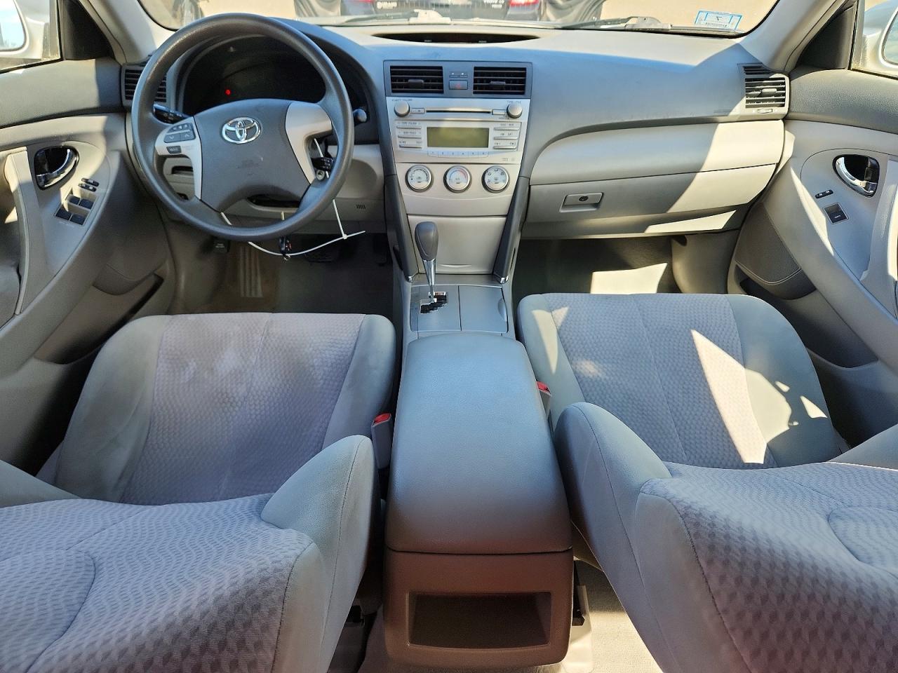 2011 Toyota Camry Le Silver vin: 4T1BF3EK3BU754665