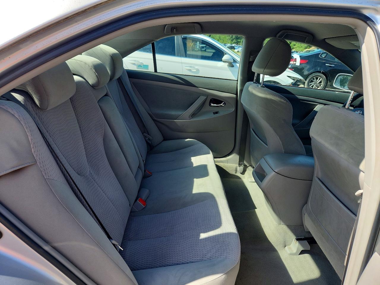 2011 Toyota Camry Le Silver vin: 4T1BF3EK3BU754665