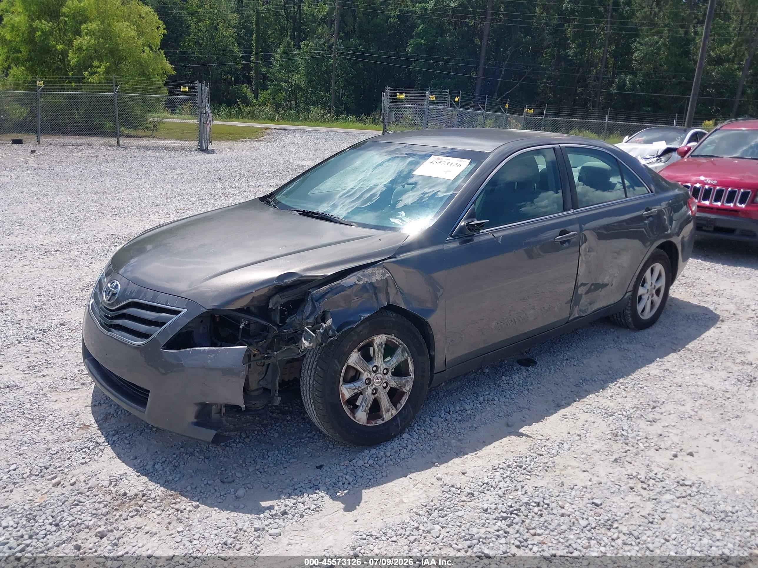 2011 Toyota Camry Le Gray vin: 4T1BF3EK3BU756223