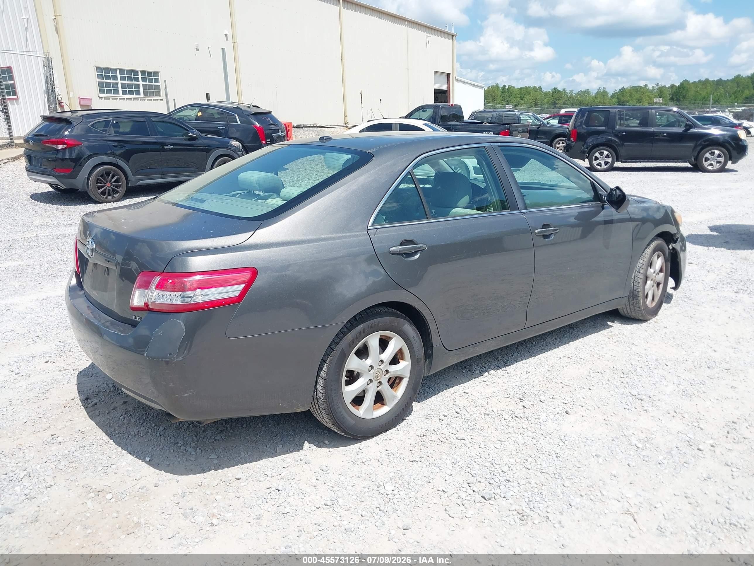 2011 Toyota Camry Le Gray vin: 4T1BF3EK3BU756223