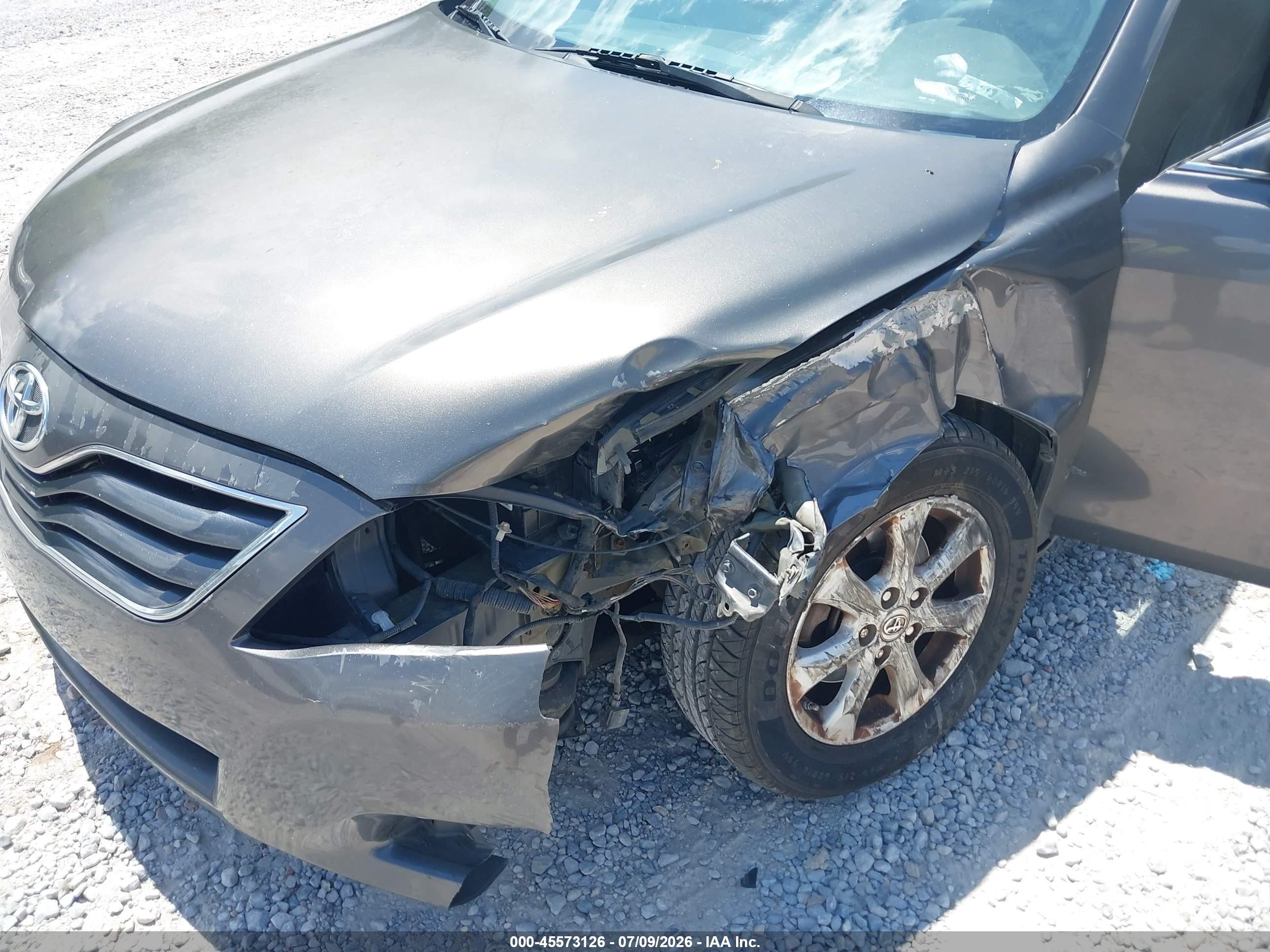 2011 Toyota Camry Le Gray vin: 4T1BF3EK3BU756223