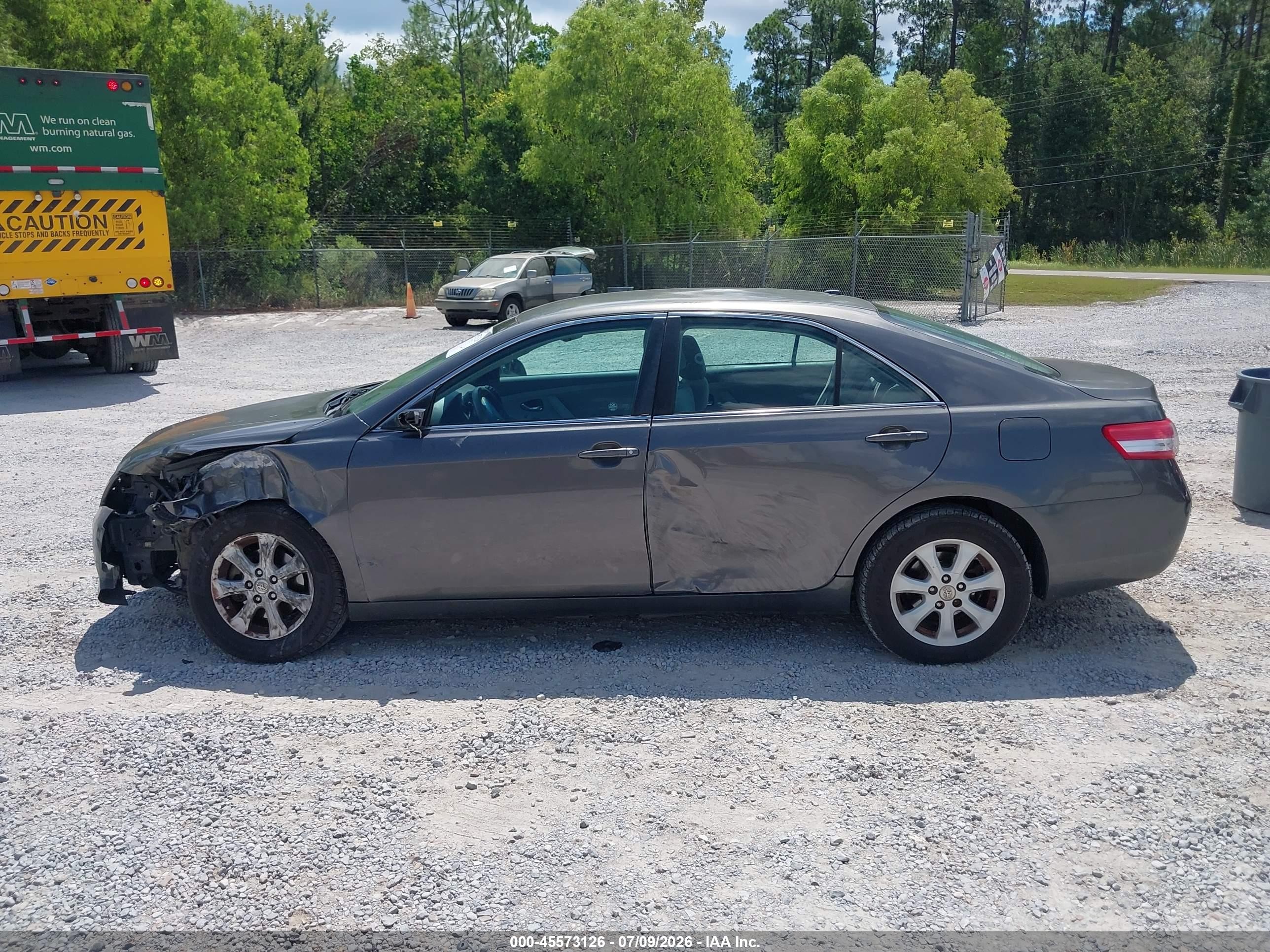 2011 Toyota Camry Le Gray vin: 4T1BF3EK3BU756223