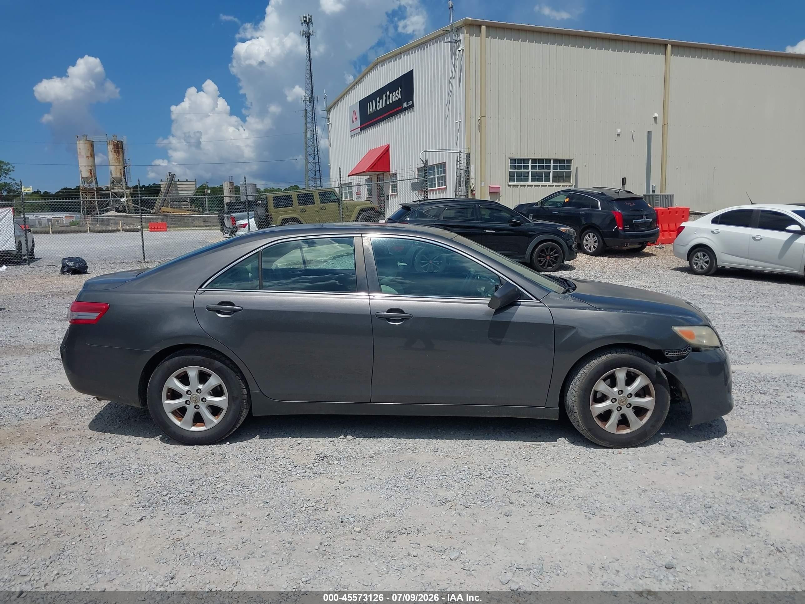 2011 Toyota Camry Le Gray vin: 4T1BF3EK3BU756223