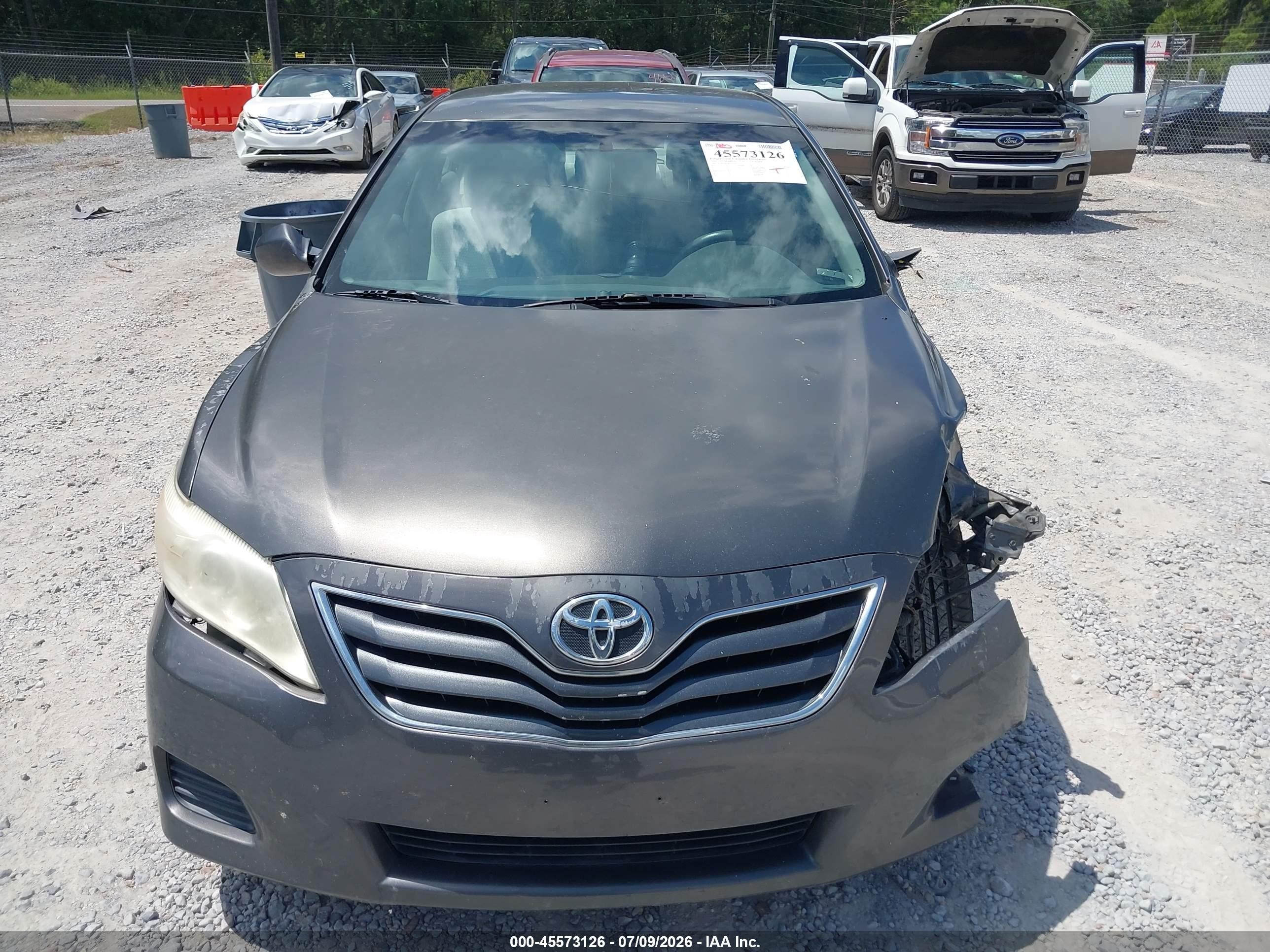 2011 Toyota Camry Le Gray vin: 4T1BF3EK3BU756223