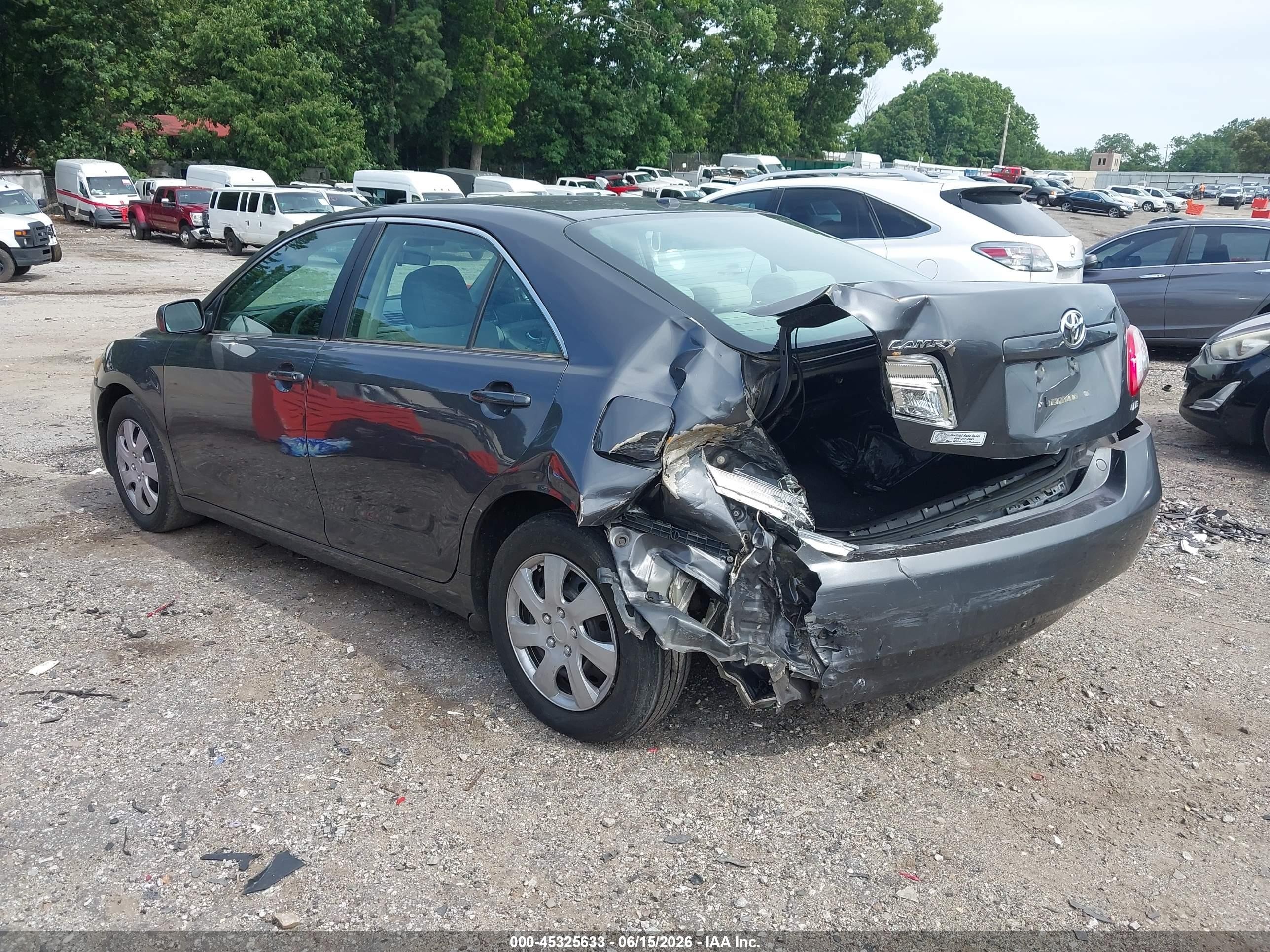 2011 Toyota Camry Le Gray vin: 4T1BF3EK3BU756951