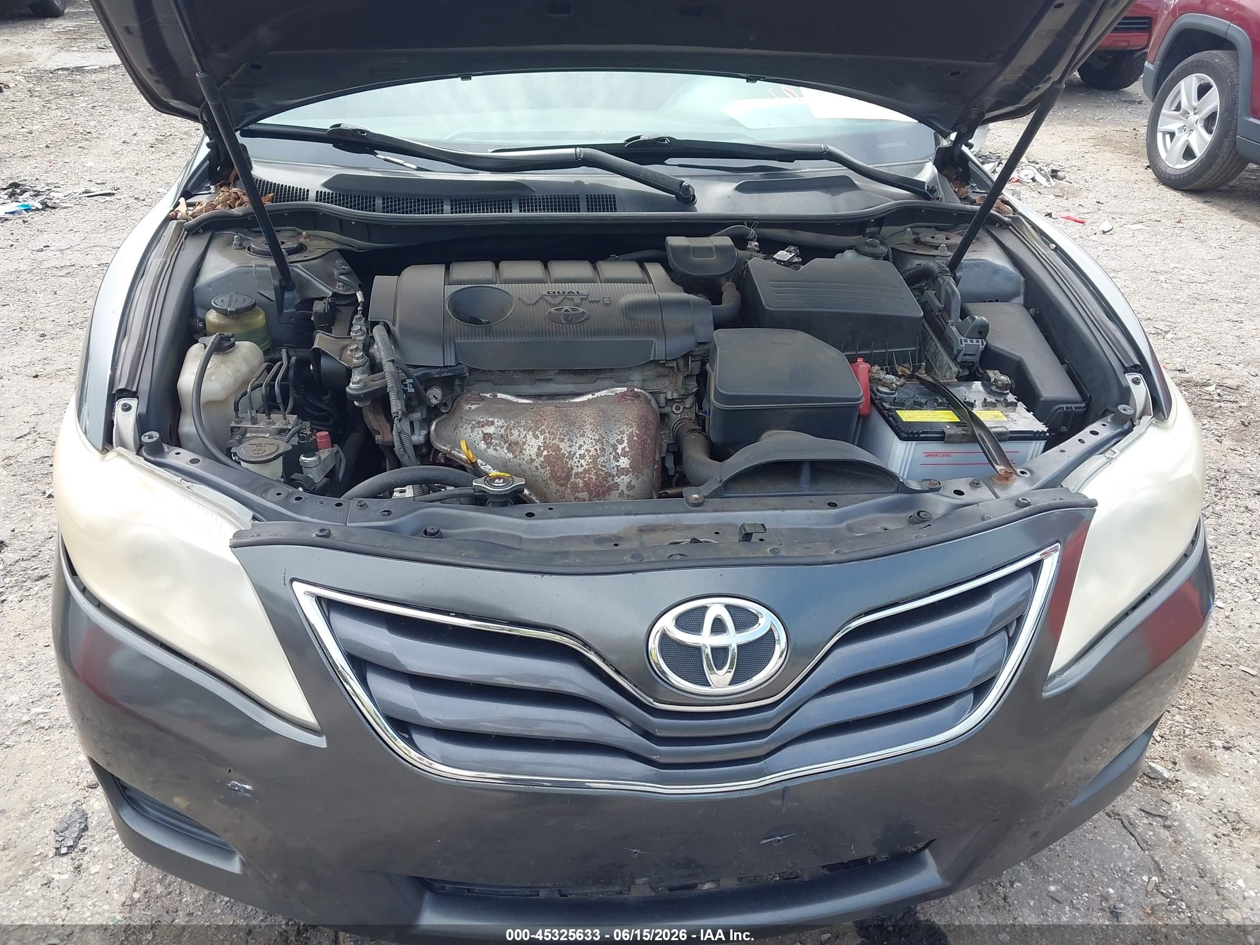 2011 Toyota Camry Le Gray vin: 4T1BF3EK3BU756951