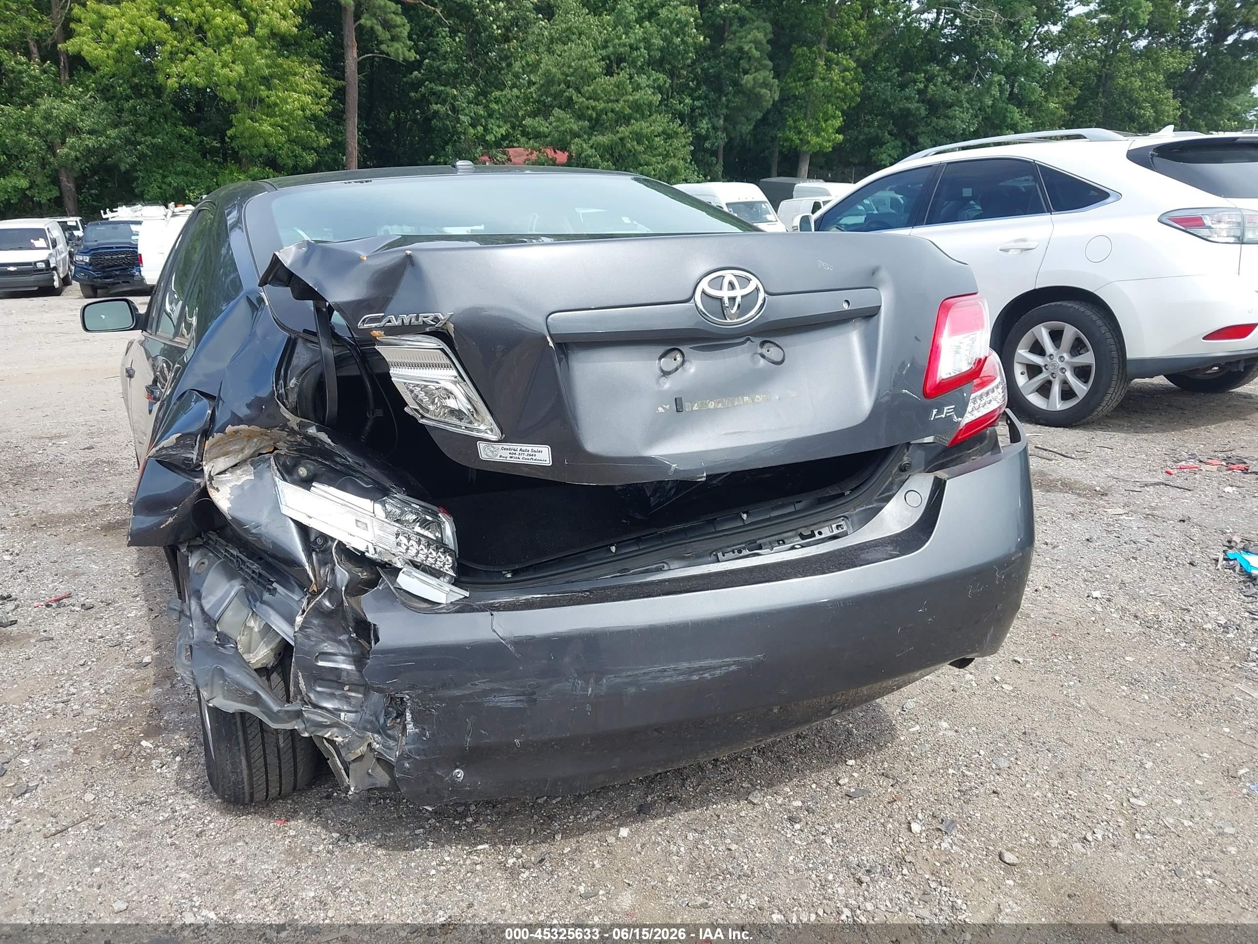 2011 Toyota Camry Le Gray vin: 4T1BF3EK3BU756951
