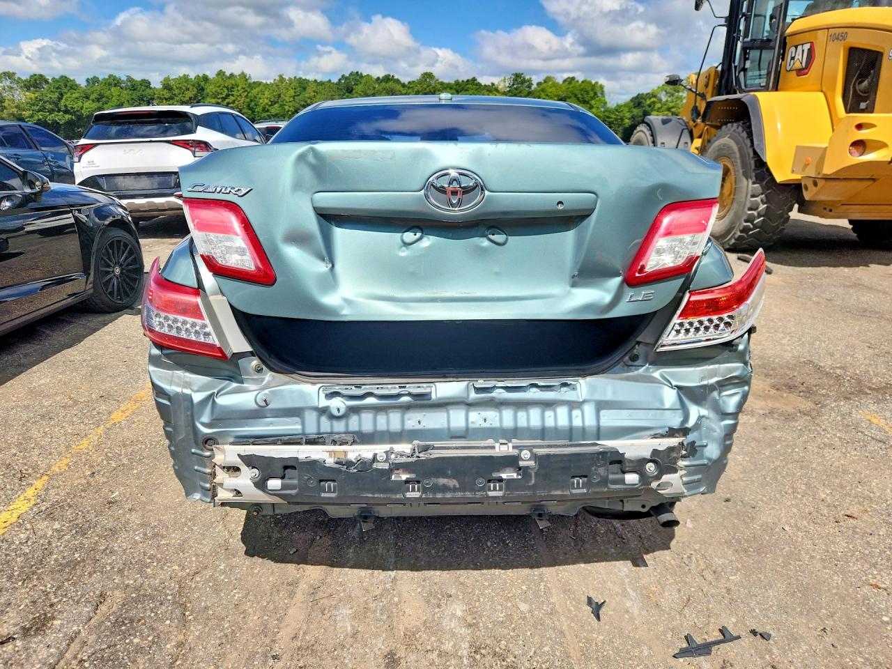 2011 Toyota Camry Le Green vin: 4T1BF3EK3BU758683