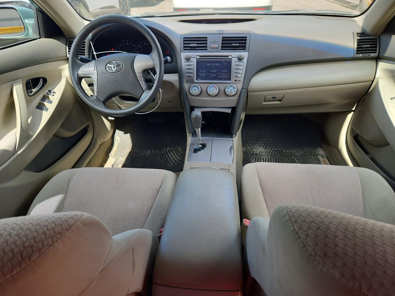 2011 Toyota Camry Le Green vin: 4T1BF3EK3BU758683