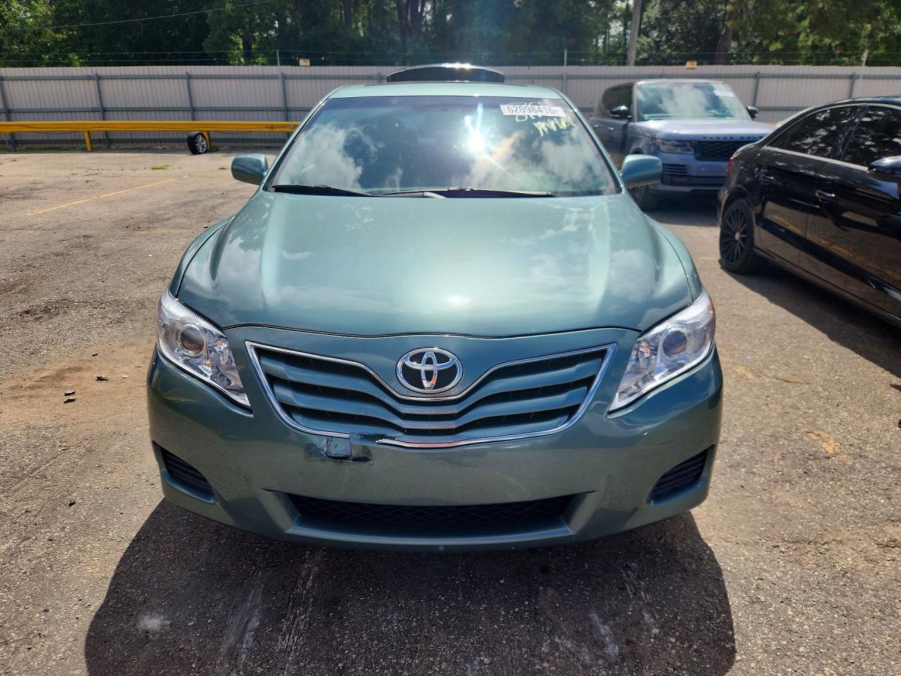 2011 Toyota Camry Le Green vin: 4T1BF3EK3BU758683