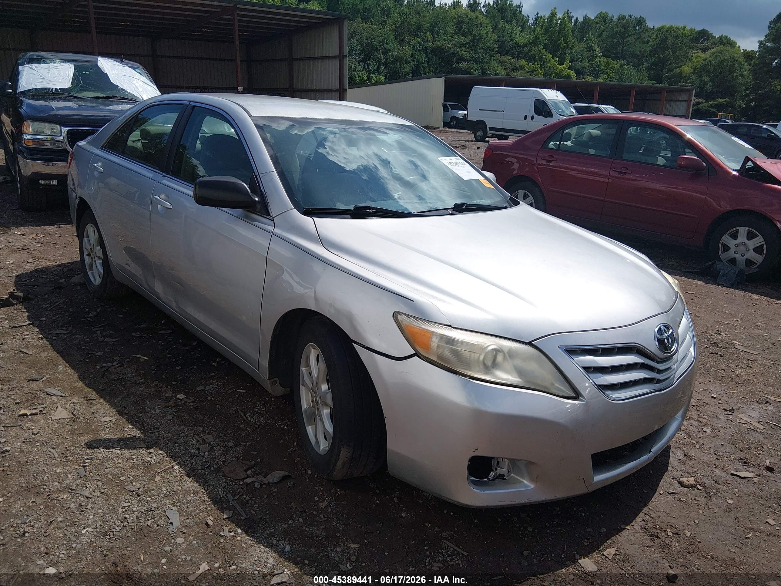 2011 Toyota Camry Le Серебряный vin: 4T1BF3EK3BU759882