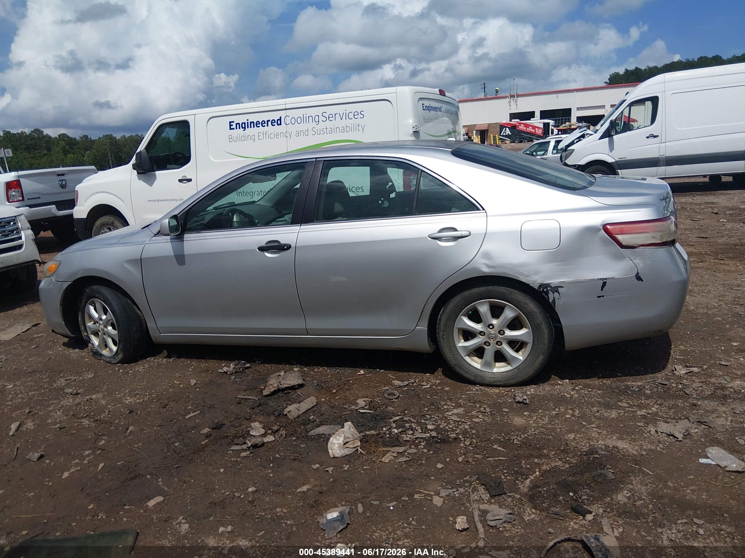 2011 Toyota Camry Le Серебряный vin: 4T1BF3EK3BU759882
