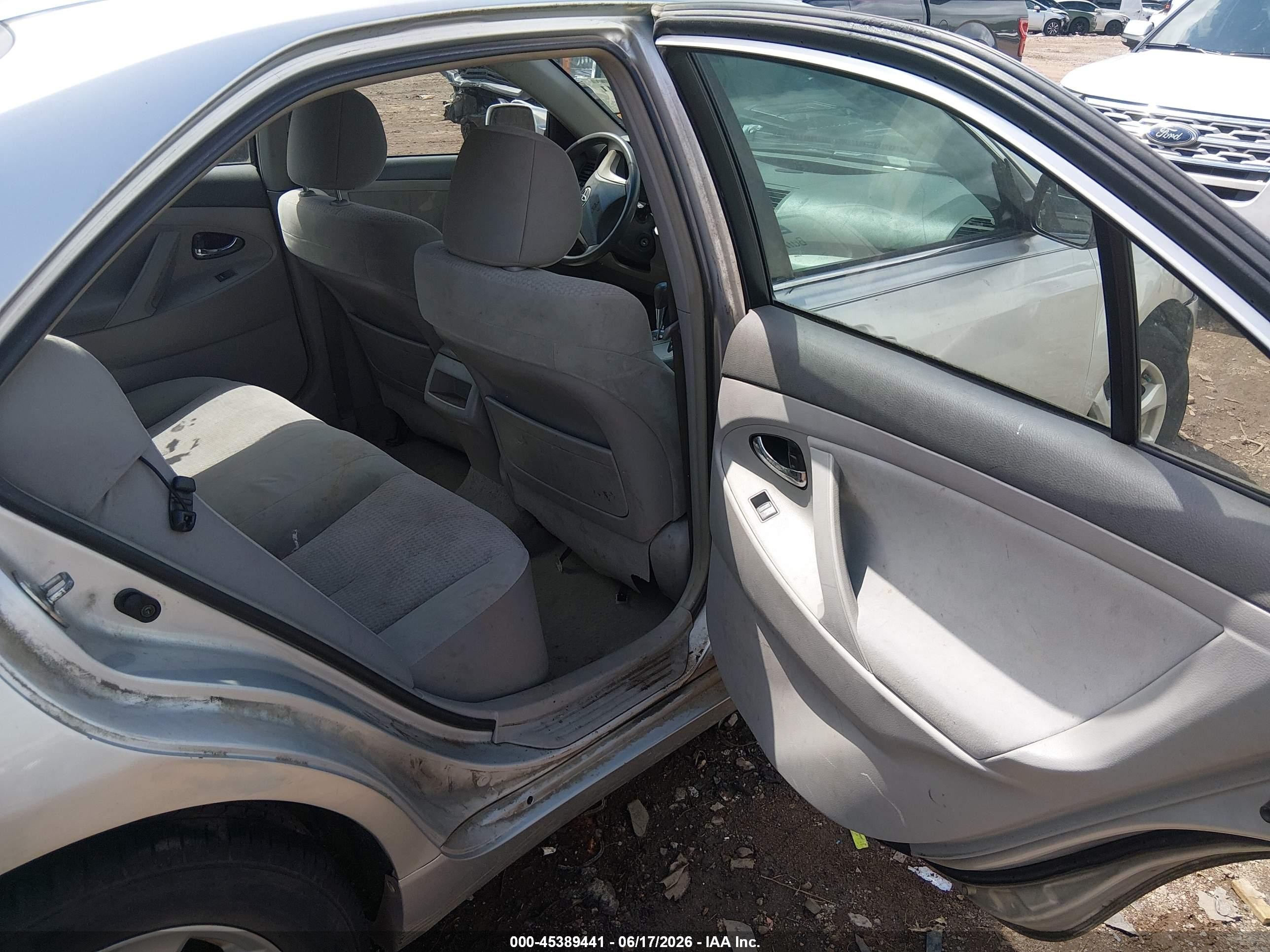 2011 Toyota Camry Le Серебряный vin: 4T1BF3EK3BU759882