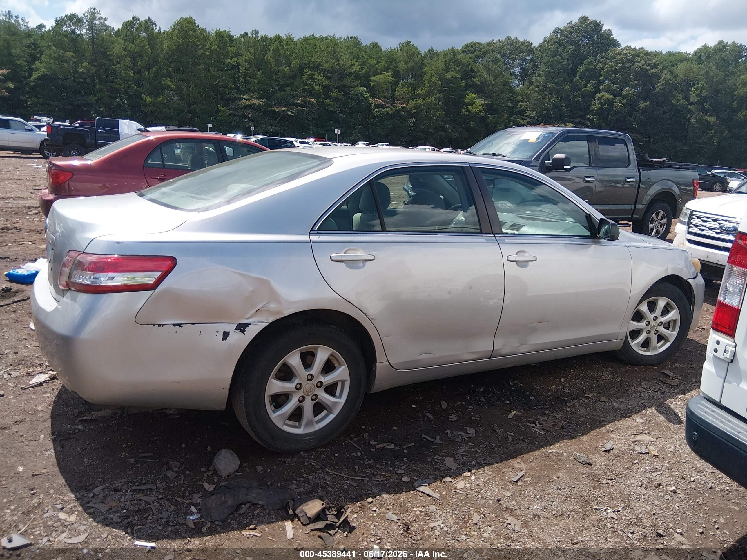 2011 Toyota Camry Le Серебряный vin: 4T1BF3EK3BU759882