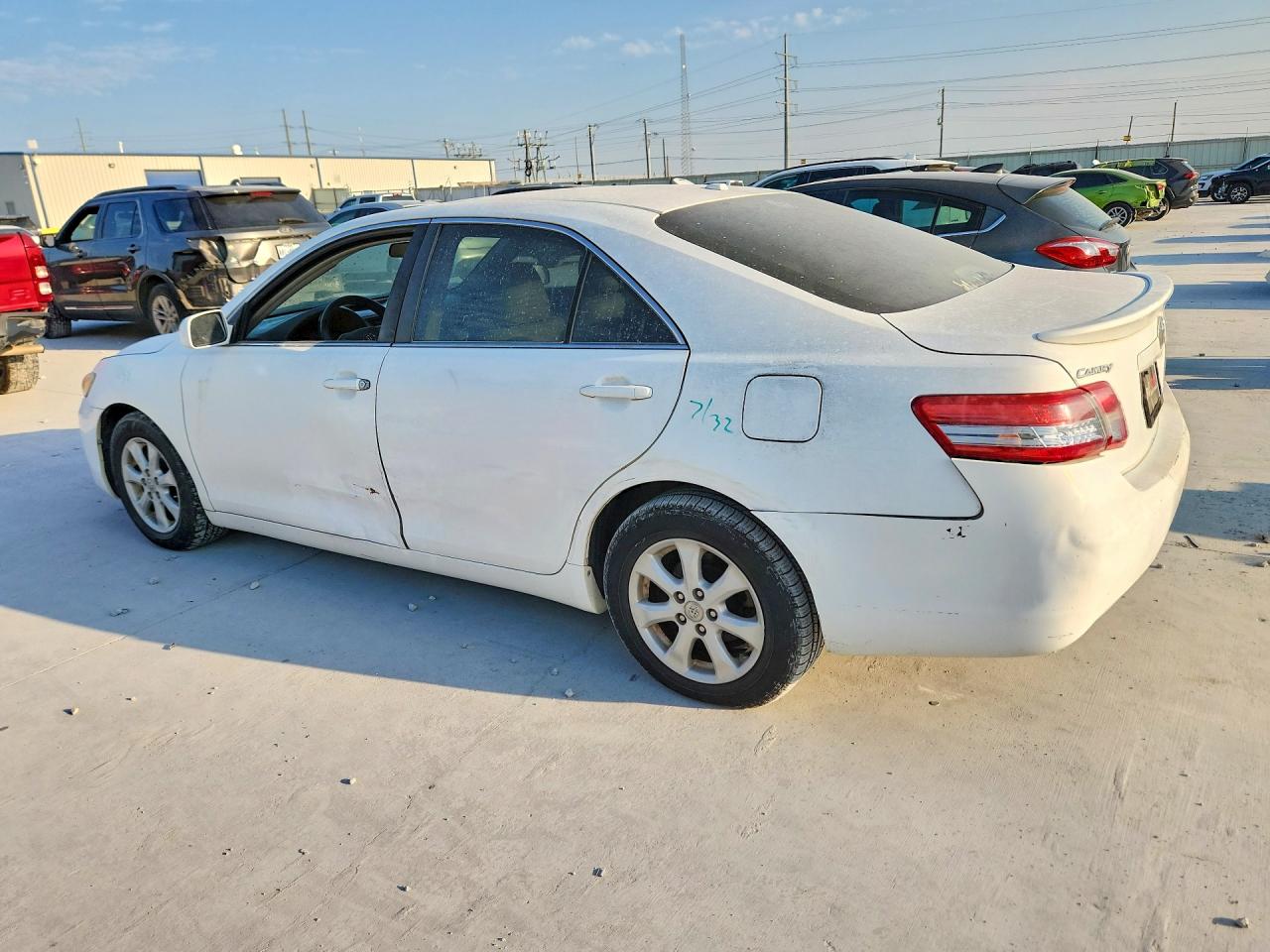 2011 Toyota Camry Le White vin: 4T1BF3EK3BU760854