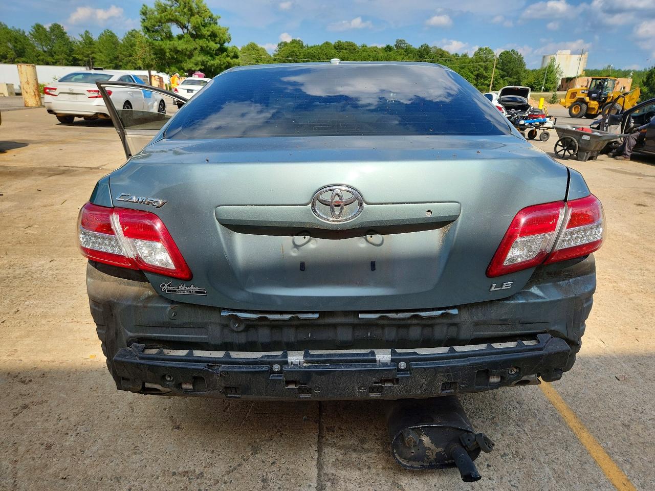 2011 Toyota Camry Le Green vin: 4T1BF3EK3BU761048