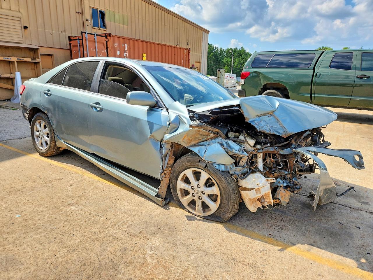 2011 Toyota Camry Le Green vin: 4T1BF3EK3BU761048