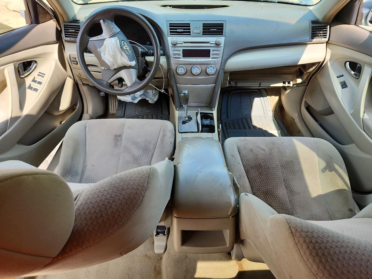 2011 Toyota Camry Le Green vin: 4T1BF3EK3BU761048
