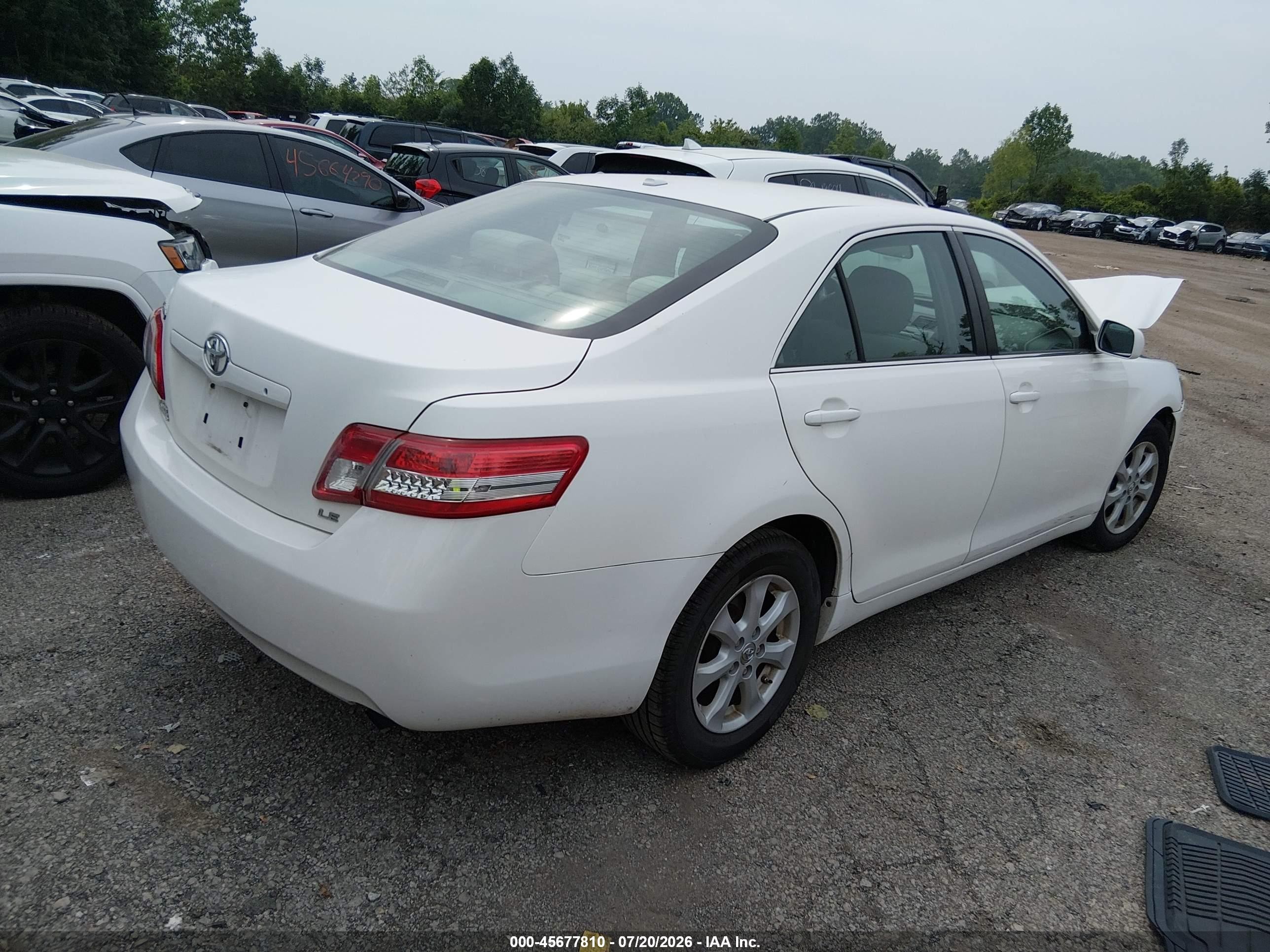 2011 Toyota Camry Le White vin: 4T1BF3EK3BU765519