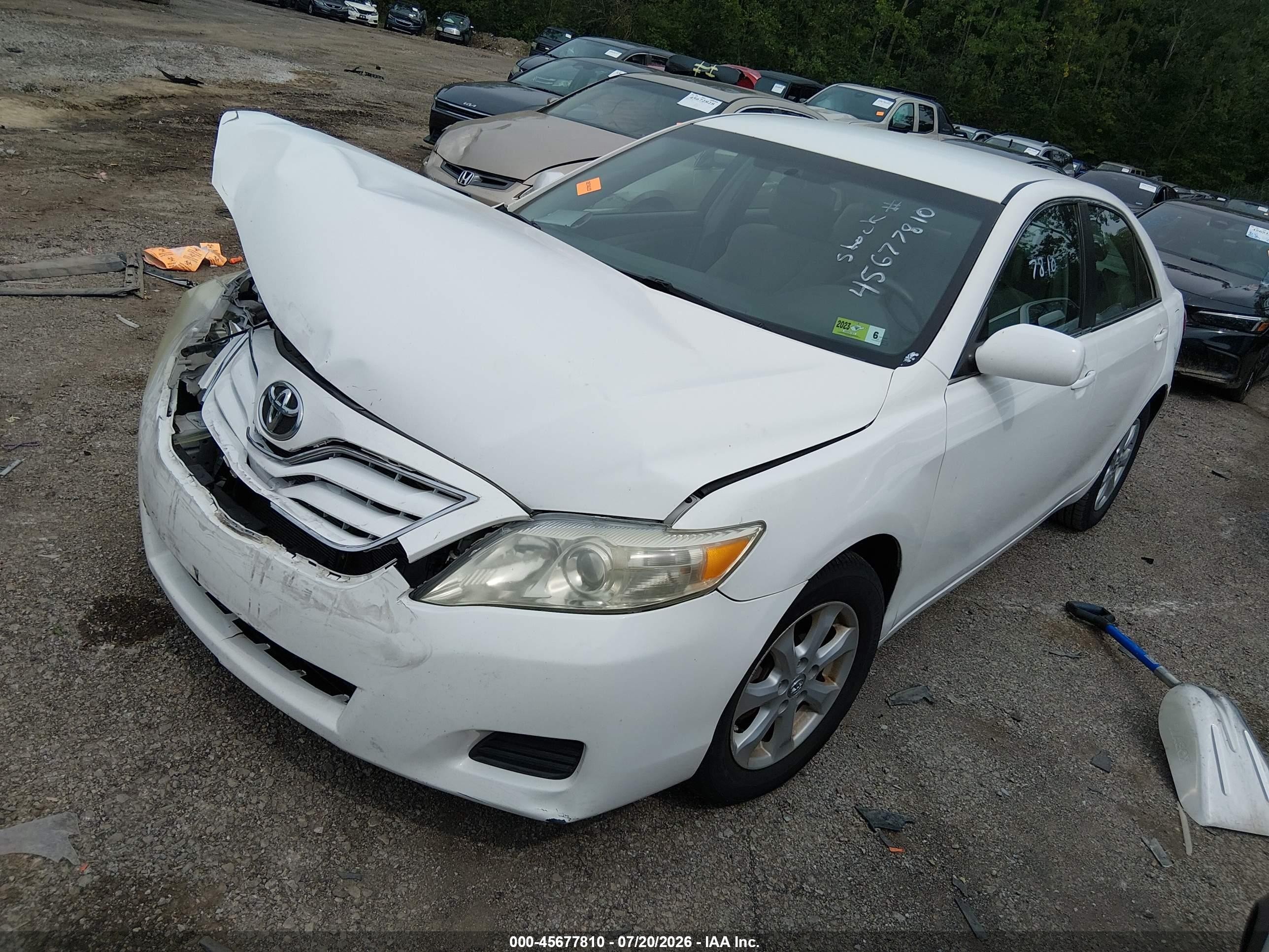 2011 Toyota Camry Le White vin: 4T1BF3EK3BU765519