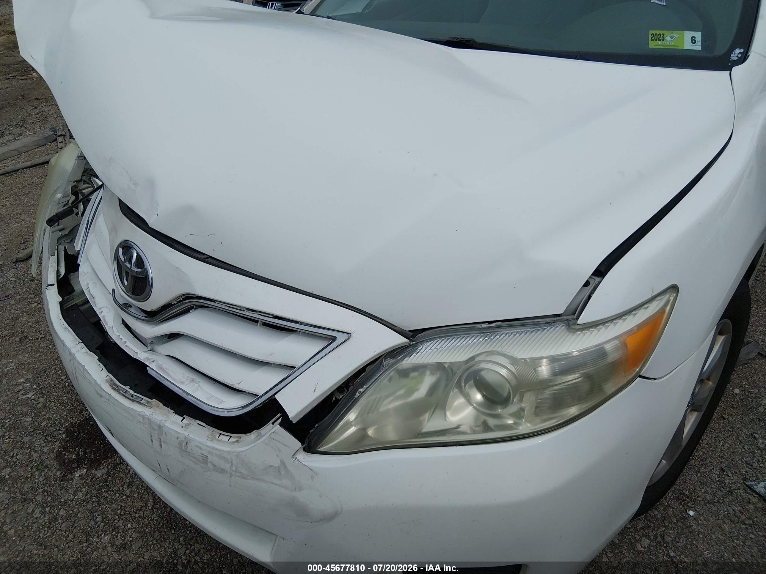 2011 Toyota Camry Le White vin: 4T1BF3EK3BU765519
