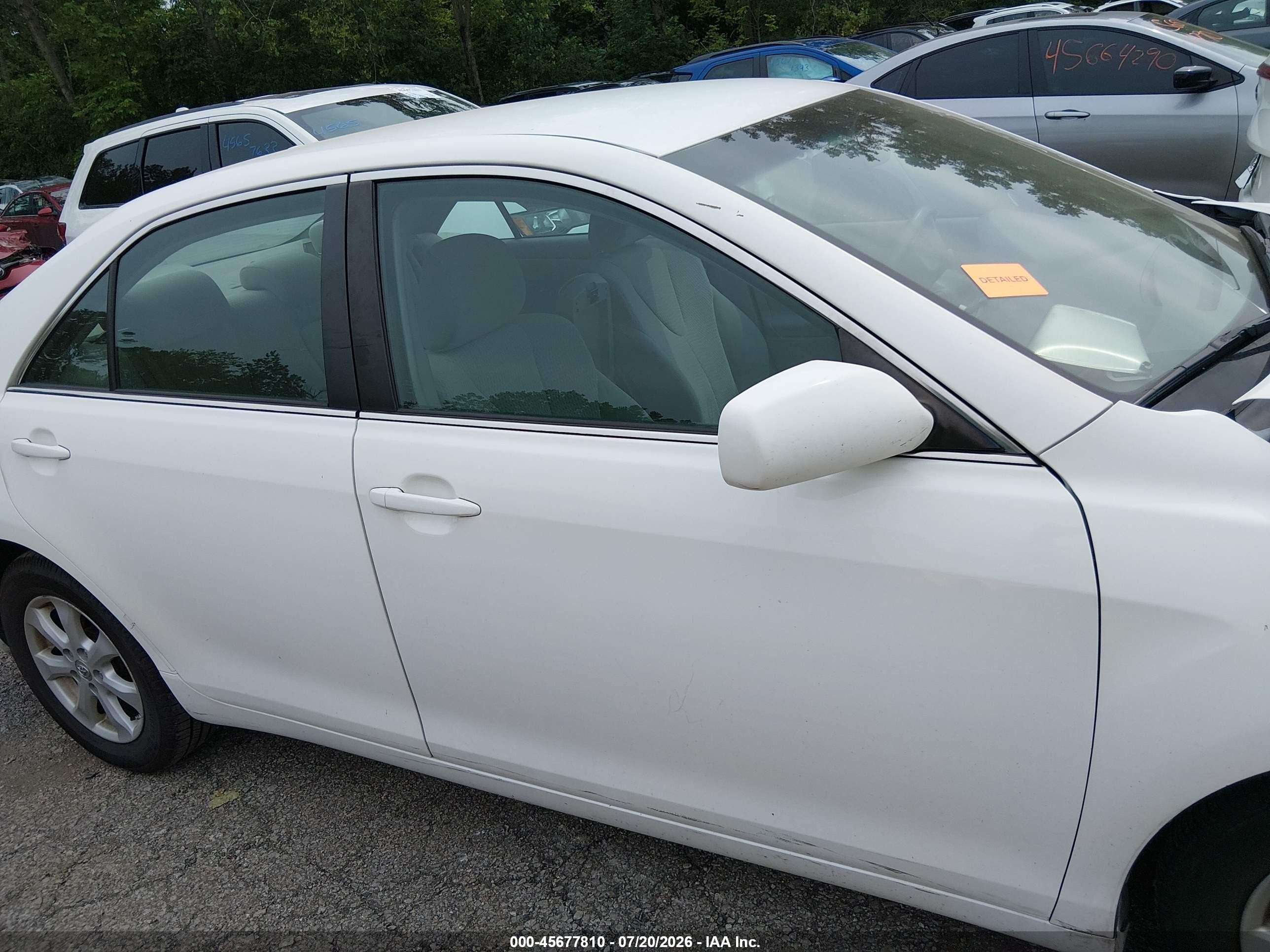 2011 Toyota Camry Le White vin: 4T1BF3EK3BU765519