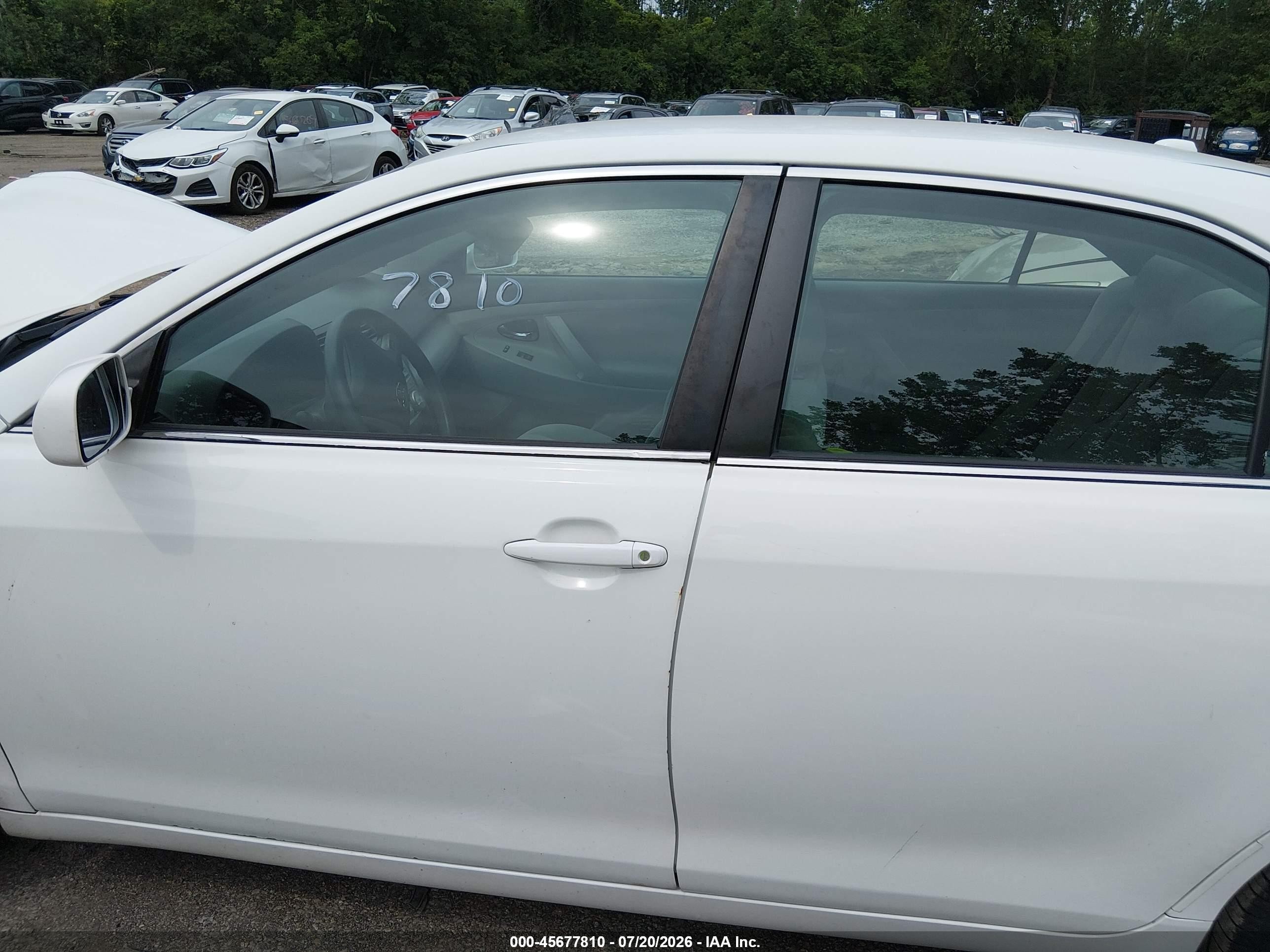 2011 Toyota Camry Le White vin: 4T1BF3EK3BU765519