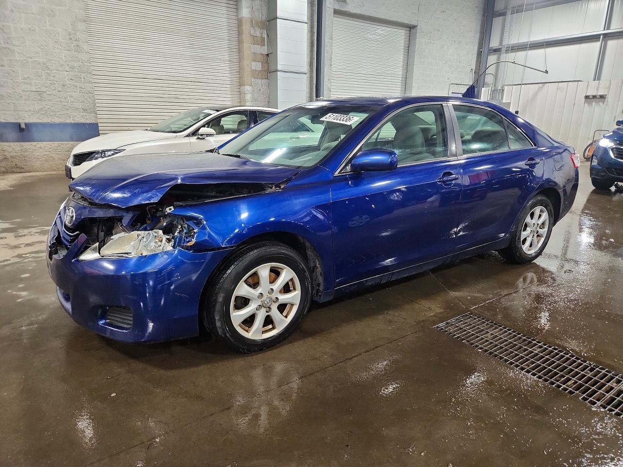 2011 Toyota Camry Le Blue vin: 4T1BF3EK3BU765617