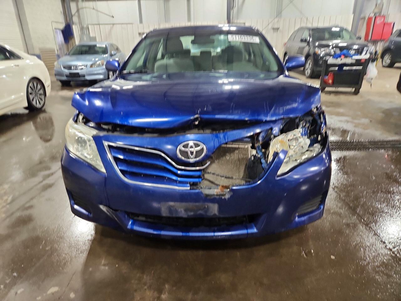 2011 Toyota Camry Le Blue vin: 4T1BF3EK3BU765617
