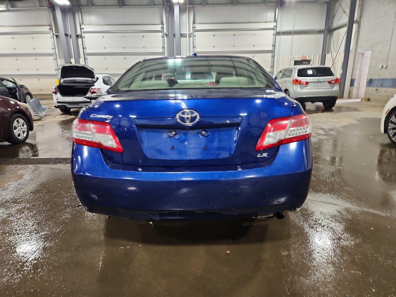 2011 Toyota Camry Le Blue vin: 4T1BF3EK3BU765617