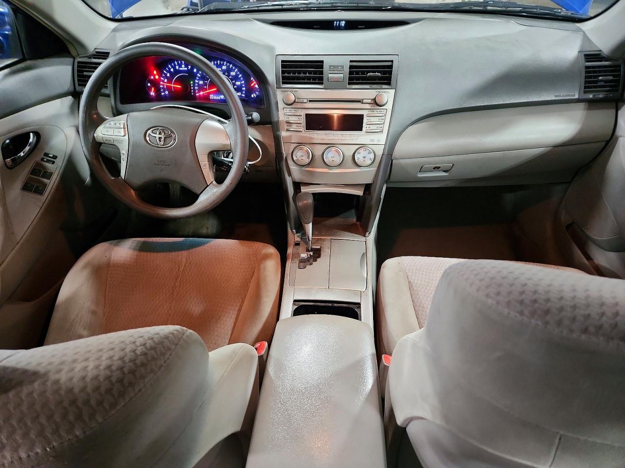 2011 Toyota Camry Le Blue vin: 4T1BF3EK3BU765617