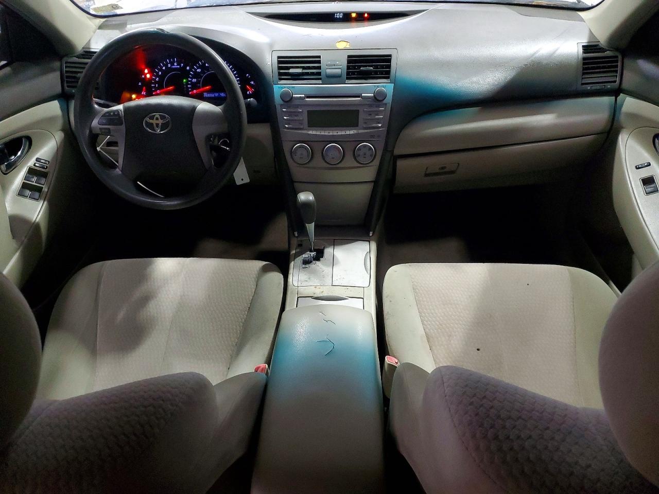 2011 Toyota Camry Le Gold vin: 4T1BF3EK3BU766508