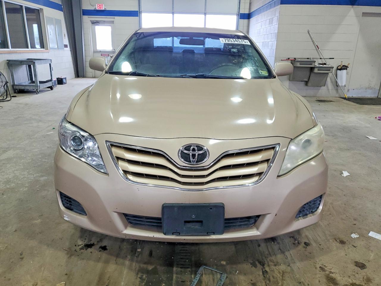 2011 Toyota Camry Le Gold vin: 4T1BF3EK3BU766508