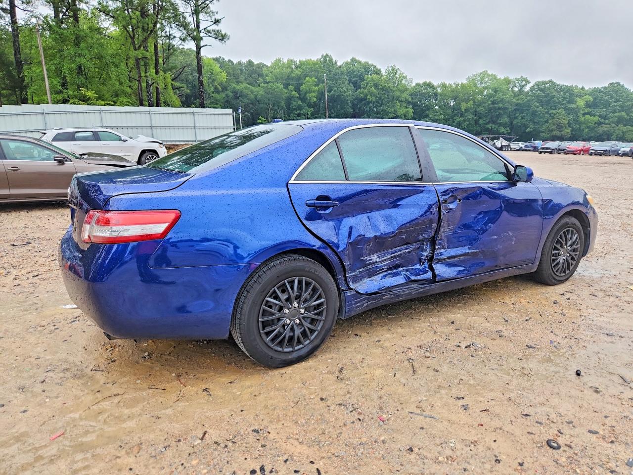 2011 Toyota Camry Le Blue vin: 4T1BF3EK3BU768565
