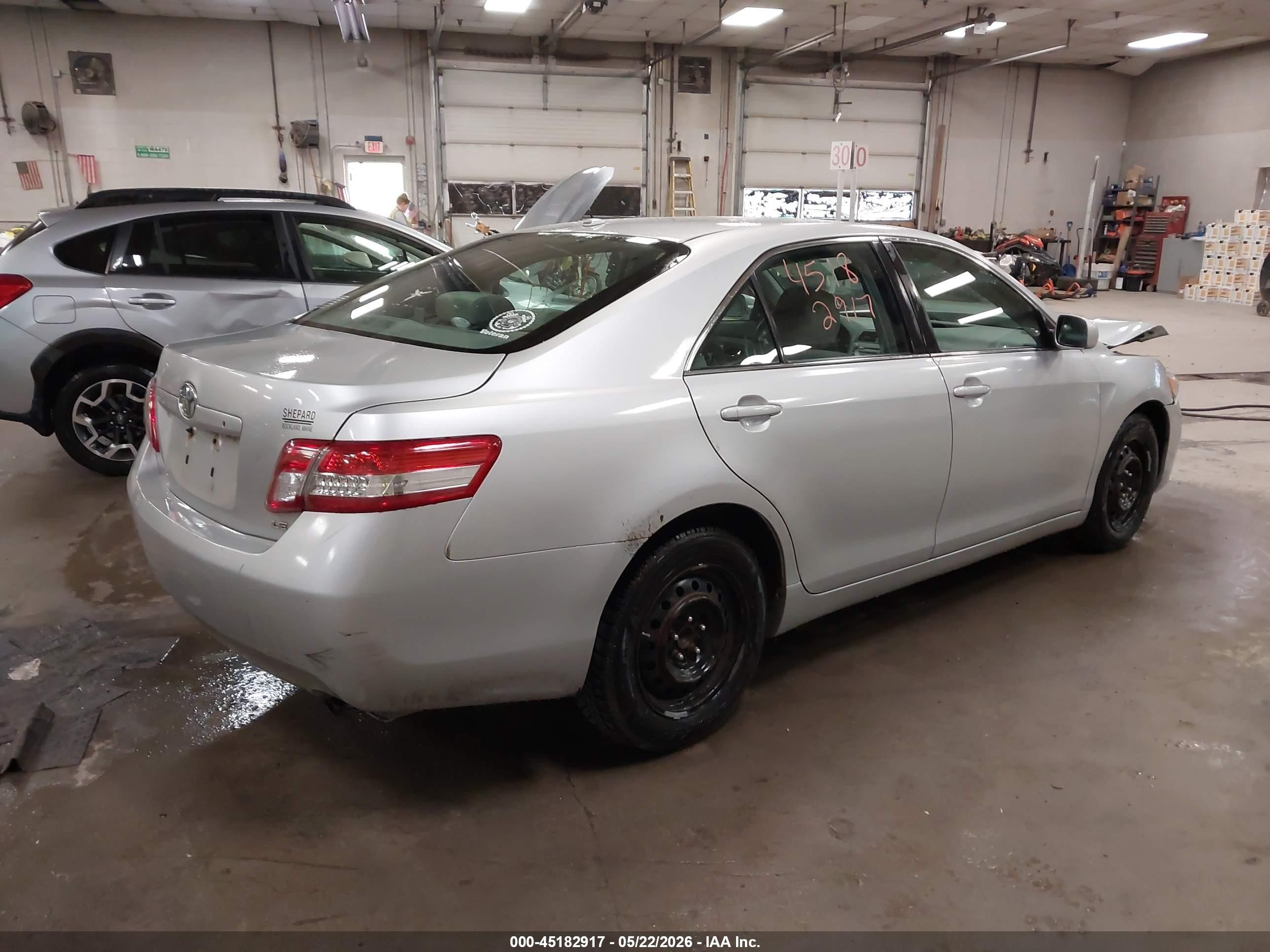 2011 Toyota Camry Le Silver vin: 4T1BF3EK3BU771711