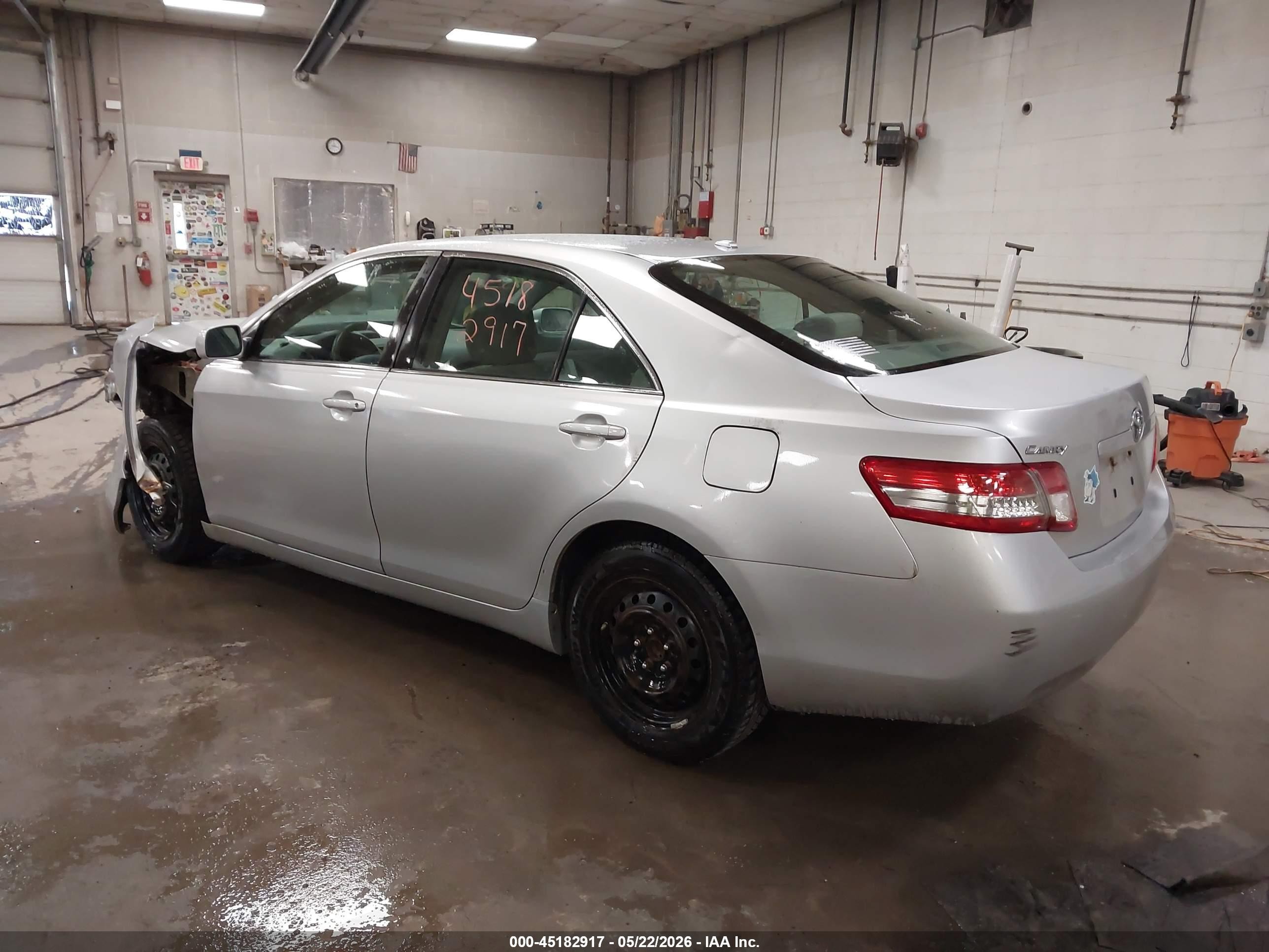 2011 Toyota Camry Le Silver vin: 4T1BF3EK3BU771711