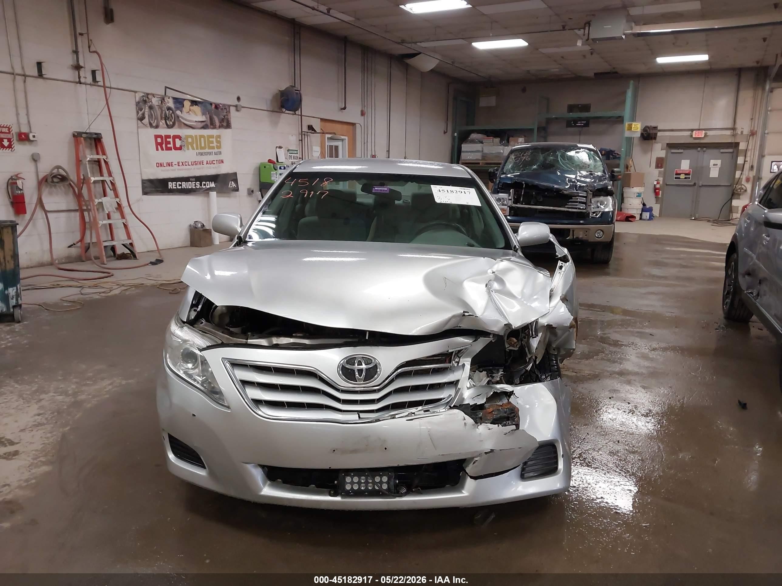 2011 Toyota Camry Le Silver vin: 4T1BF3EK3BU771711