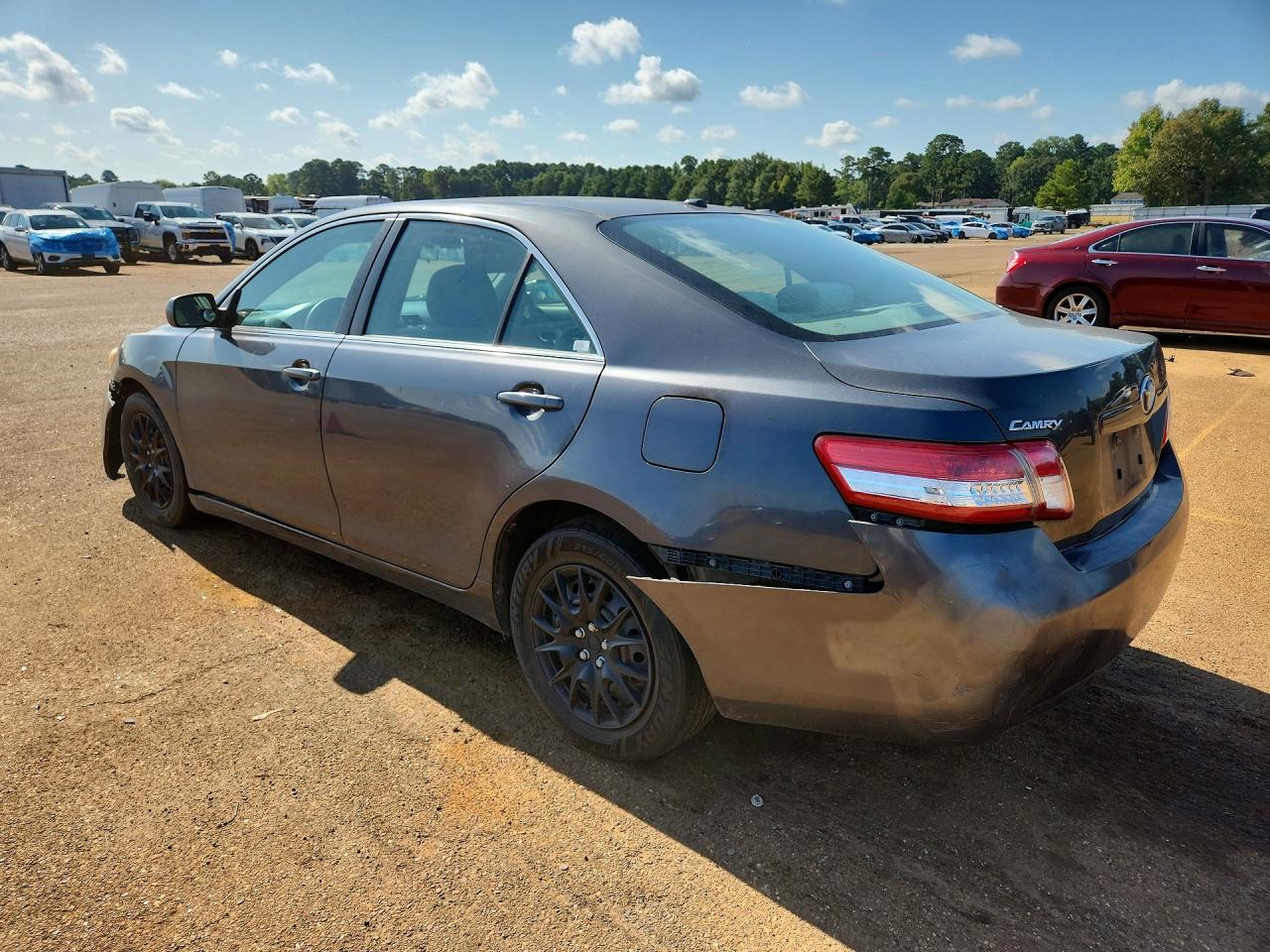 2011 Toyota Camry Le Gray vin: 4T1BF3EK3BU772308