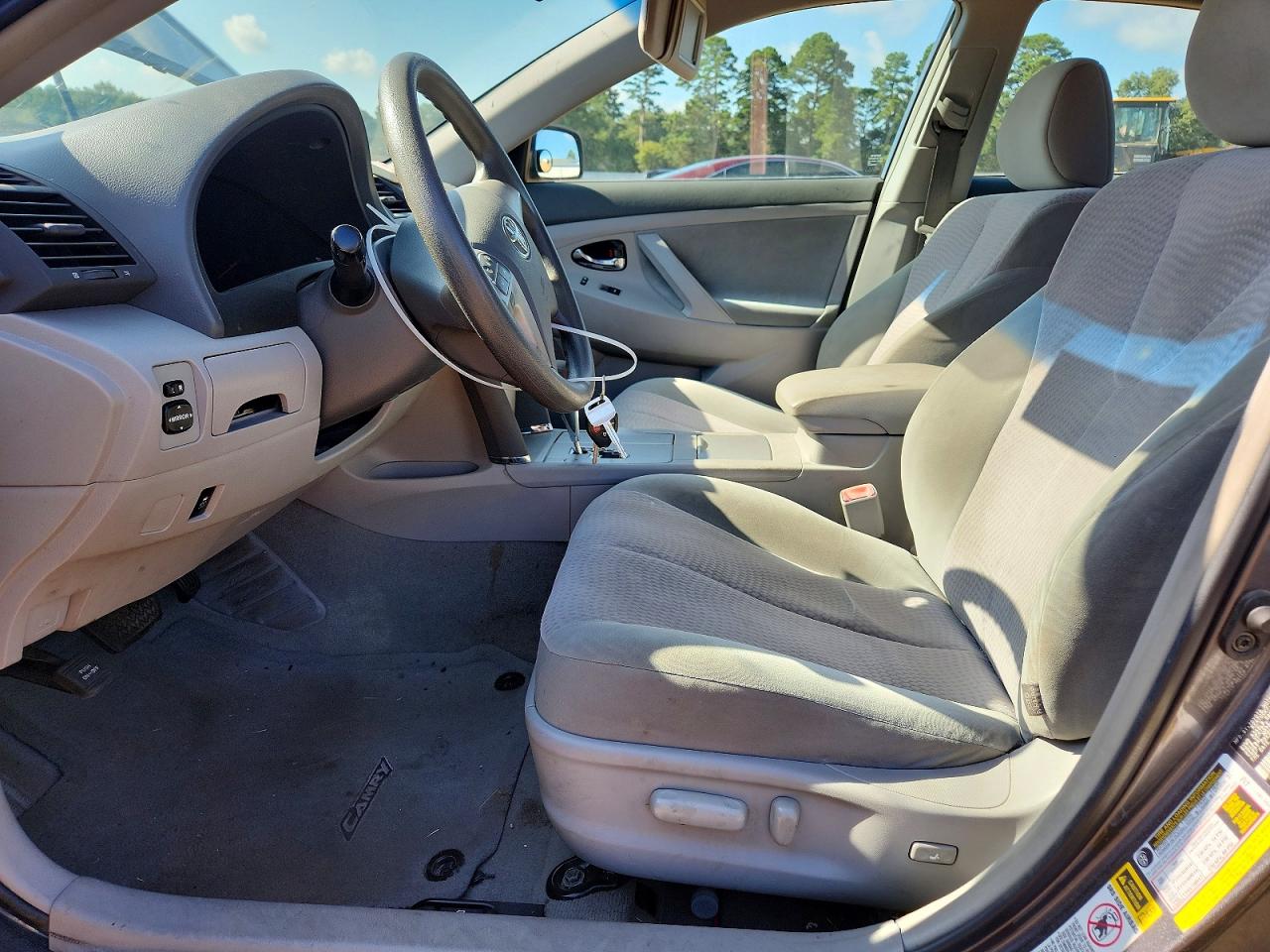 2011 Toyota Camry Le Gray vin: 4T1BF3EK3BU772308