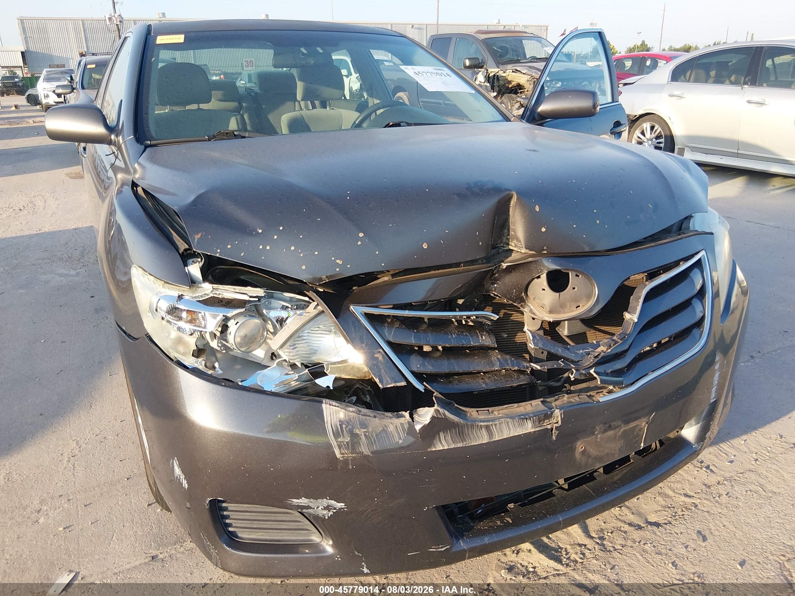 2010 Toyota Camry Le Gray vin: 4T1BF3EK4AU009521