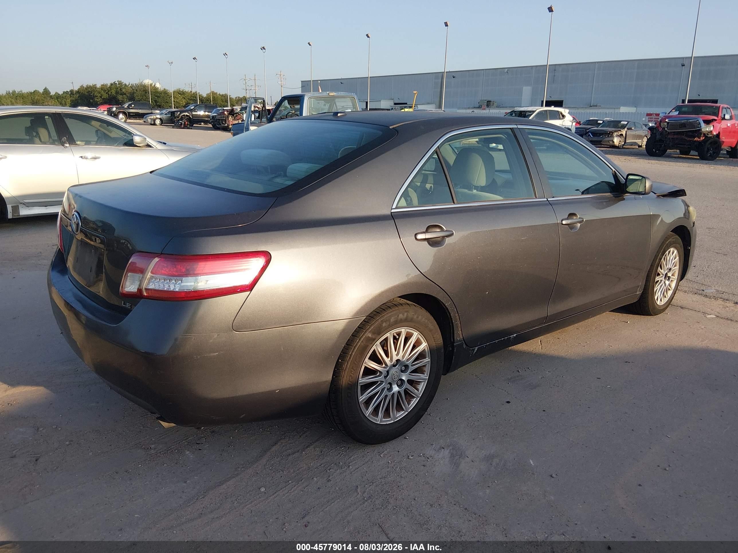 2010 Toyota Camry Le Gray vin: 4T1BF3EK4AU009521