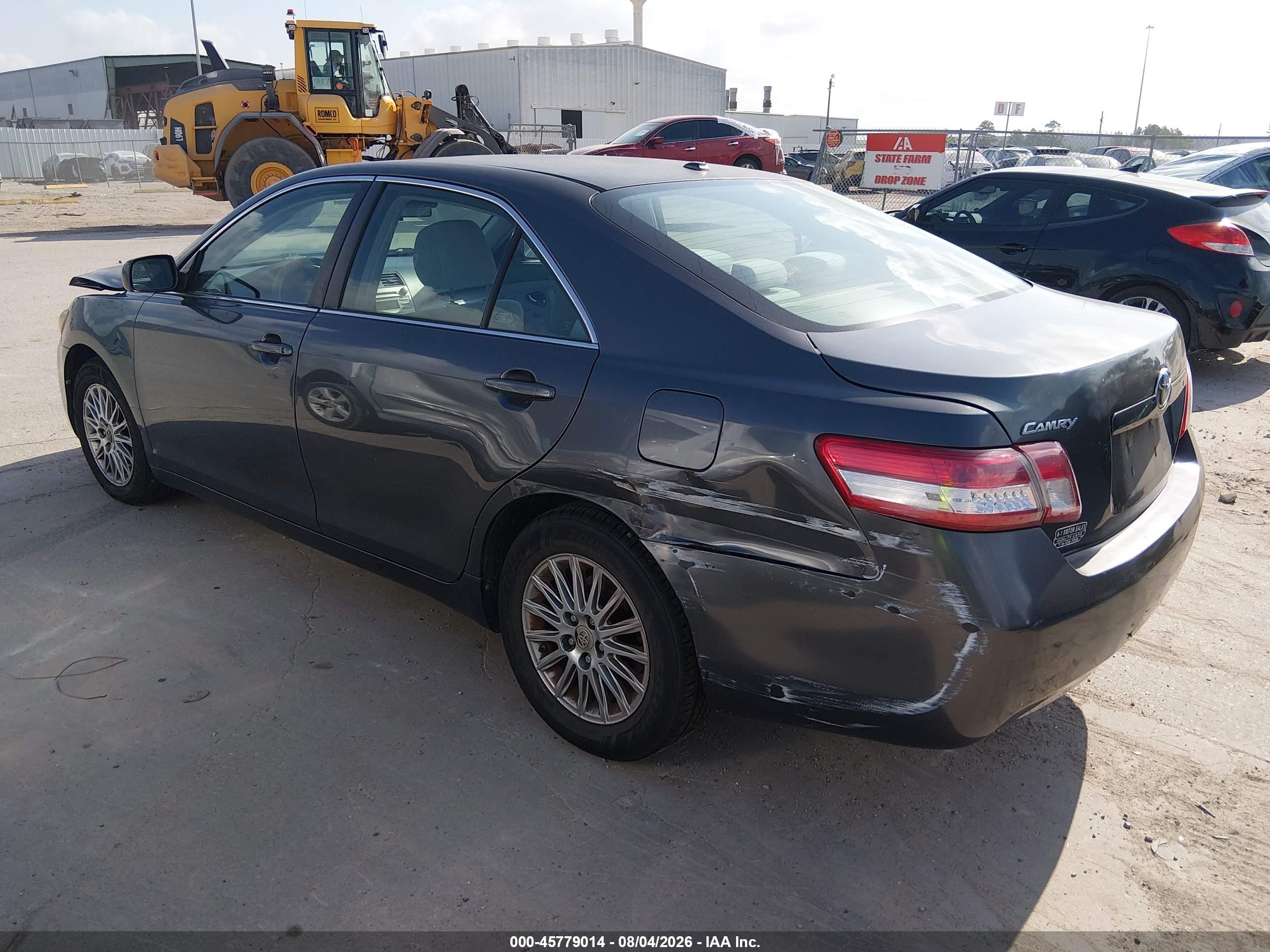 2010 Toyota Camry Le Gray vin: 4T1BF3EK4AU009521