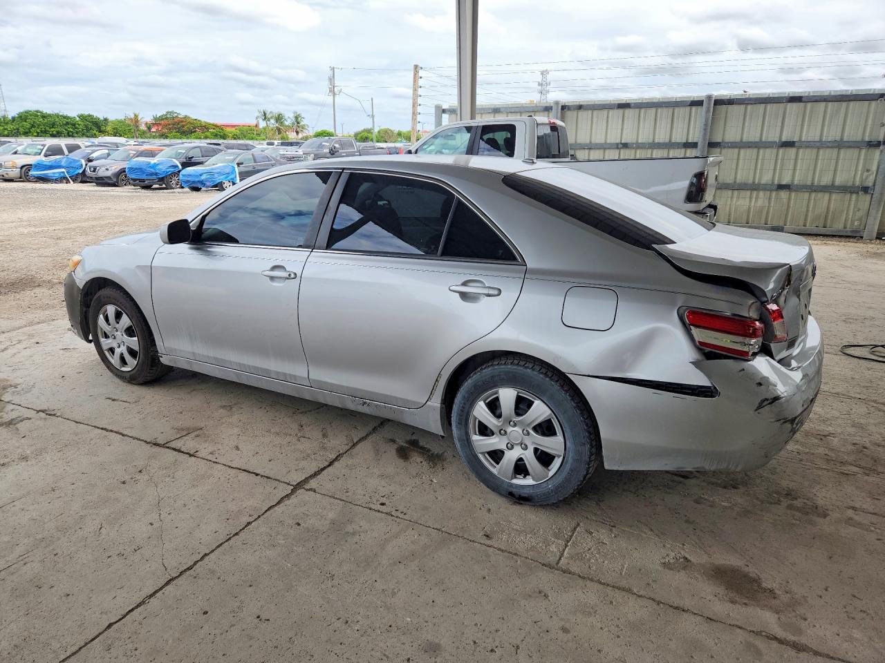 2010 Toyota Camry Le Silver vin: 4T1BF3EK4AU016291