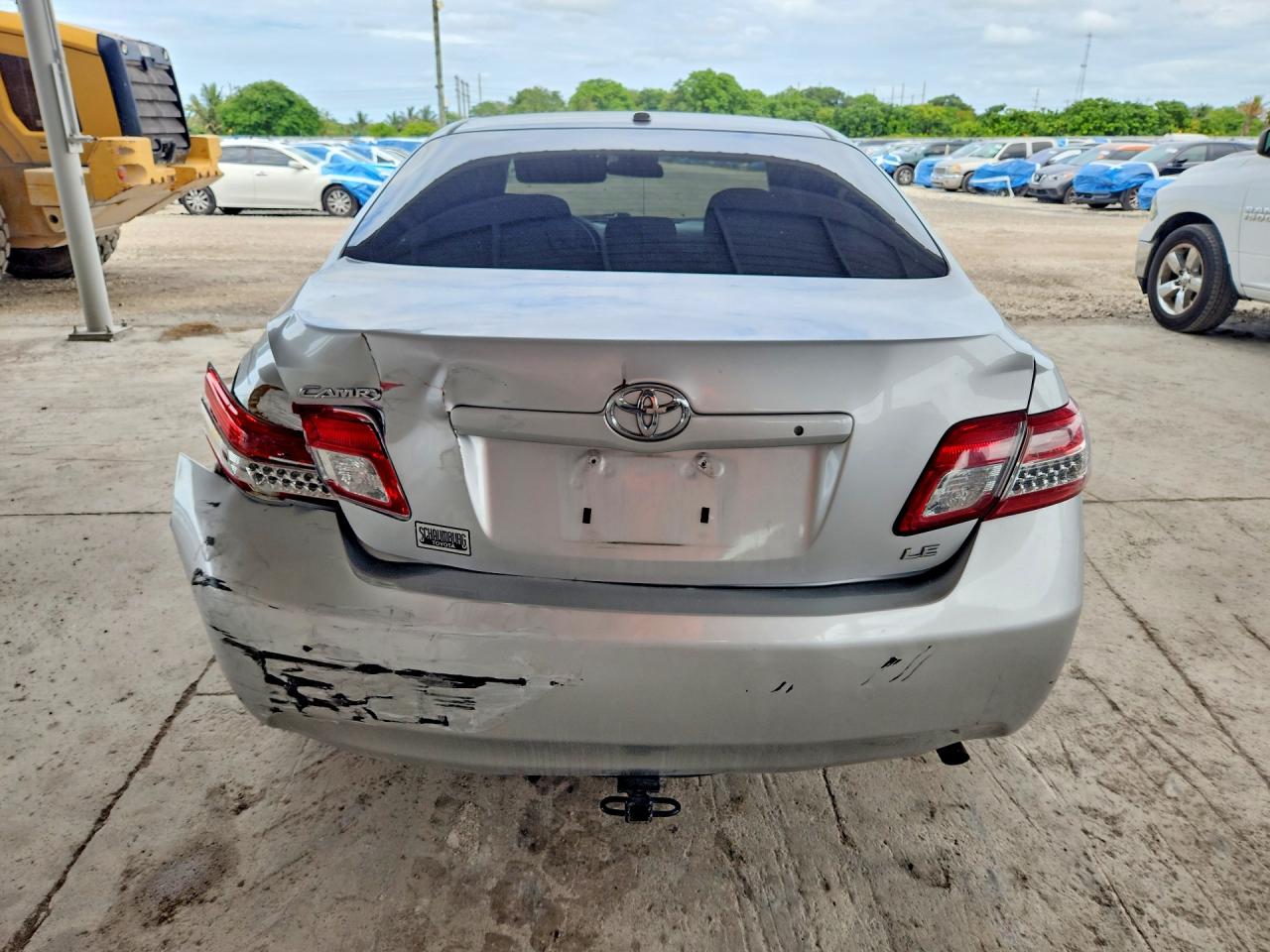 2010 Toyota Camry Le Silver vin: 4T1BF3EK4AU016291