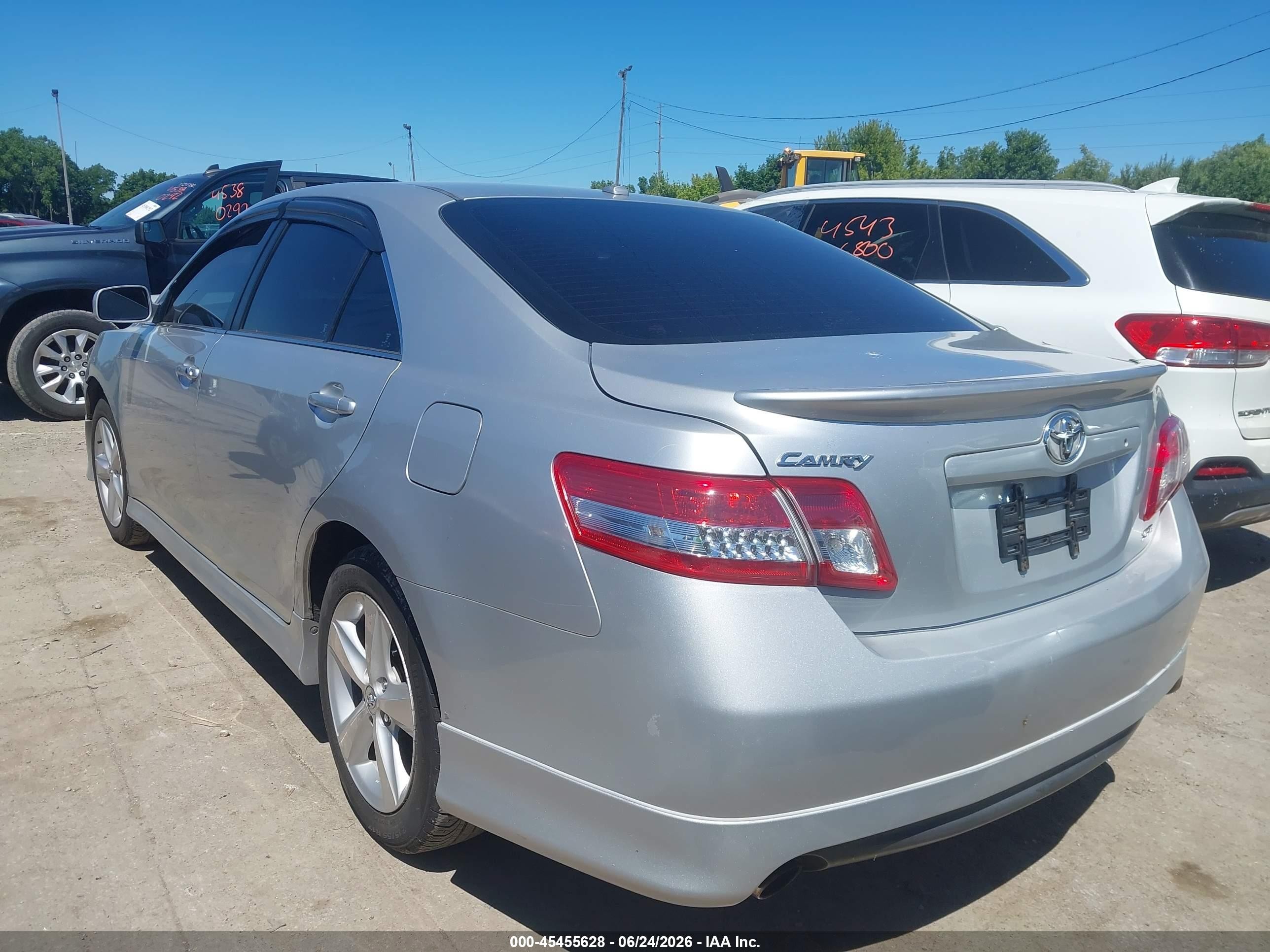 2010 Toyota Camry Se Silver vin: 4T1BF3EK4AU031860