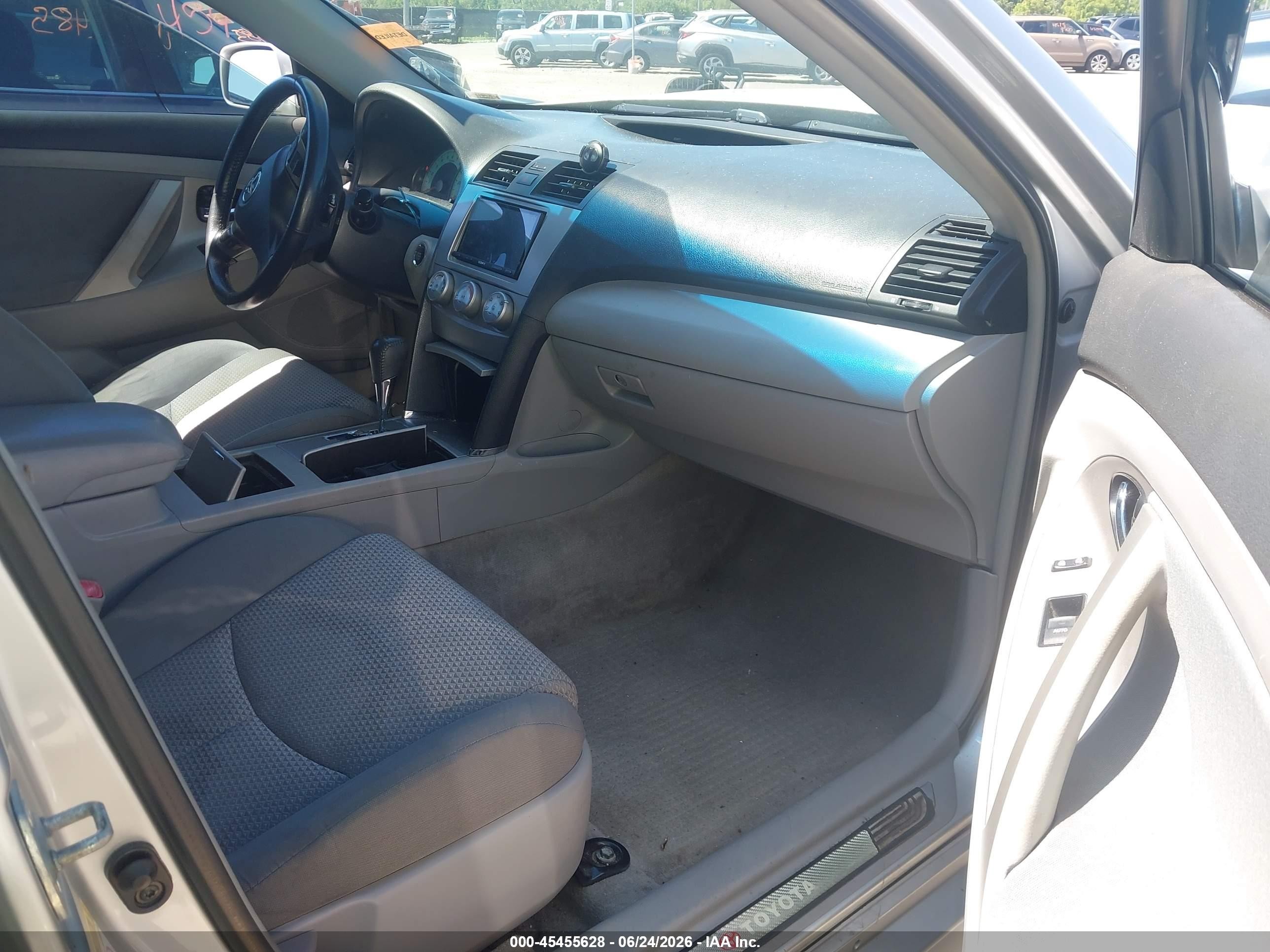 2010 Toyota Camry Se Silver vin: 4T1BF3EK4AU031860
